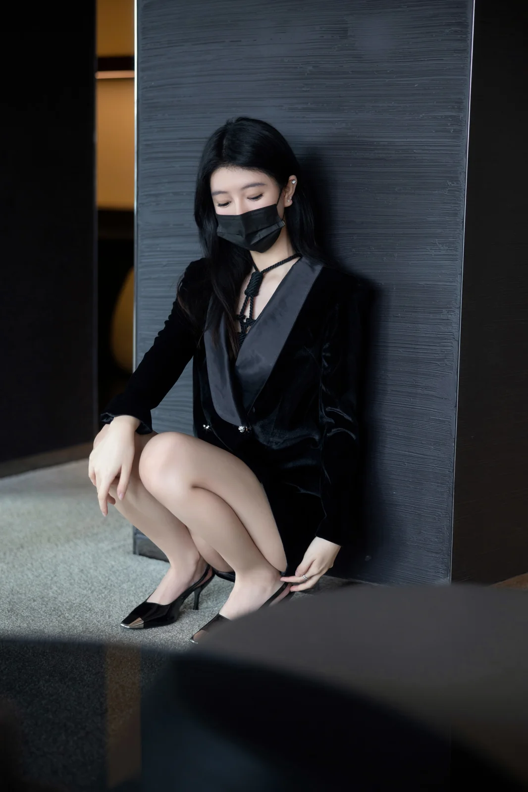 谢小蒽(幼幼) - 黑色绳缚 [113P-2.12GB]