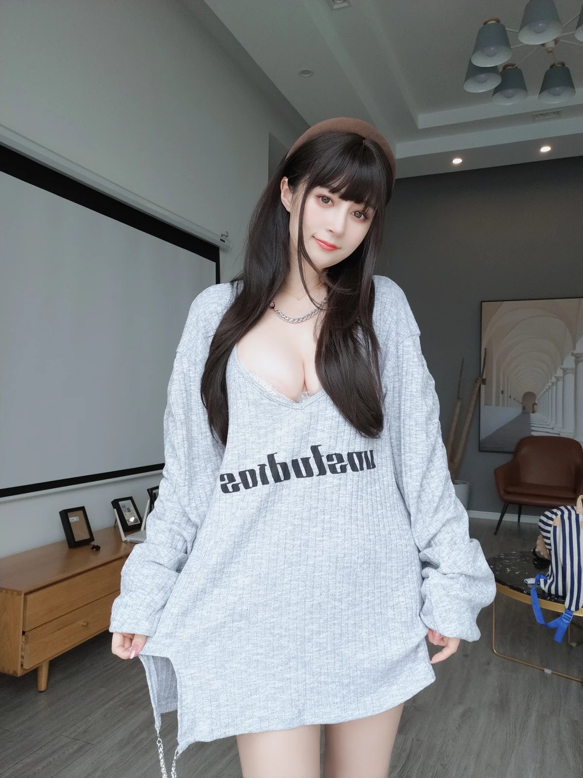 白银81 - 自撮り 灰色主题 165P [165P-652MB]