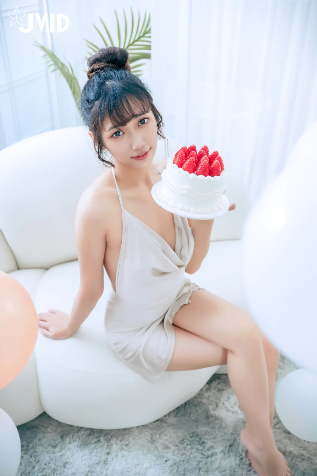 井野奈&肉包 - 閨蜜慶生派對 [150P-475MB]