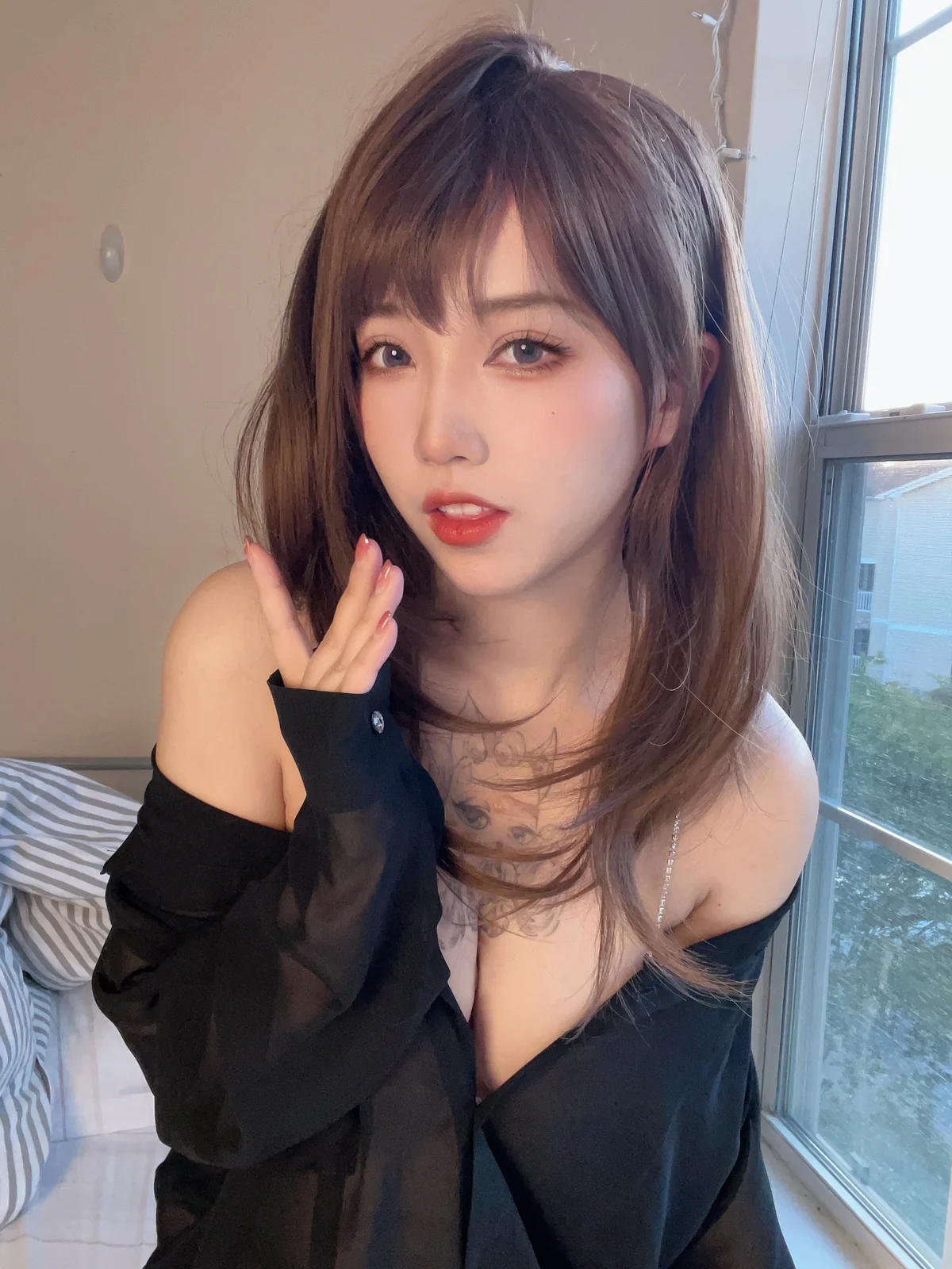 洛洛子 - 居家女友 24P [24P-51MB]