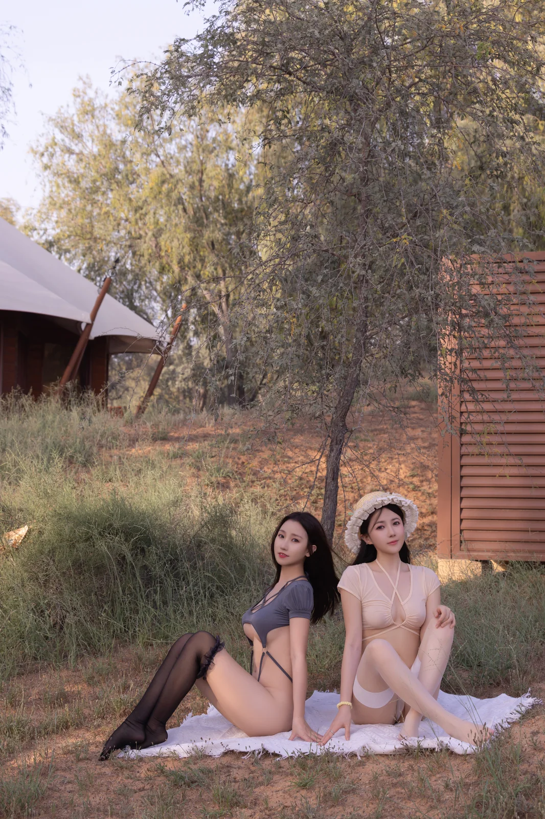 鱼子酱Fish&杏子 – 双人性感演绎 125P [126P-1.74GB]