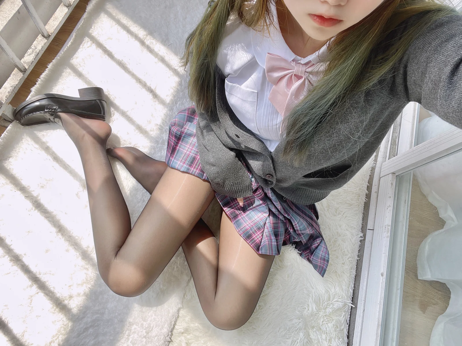 eloise软软 - jk黑丝包 [52P-288MB]