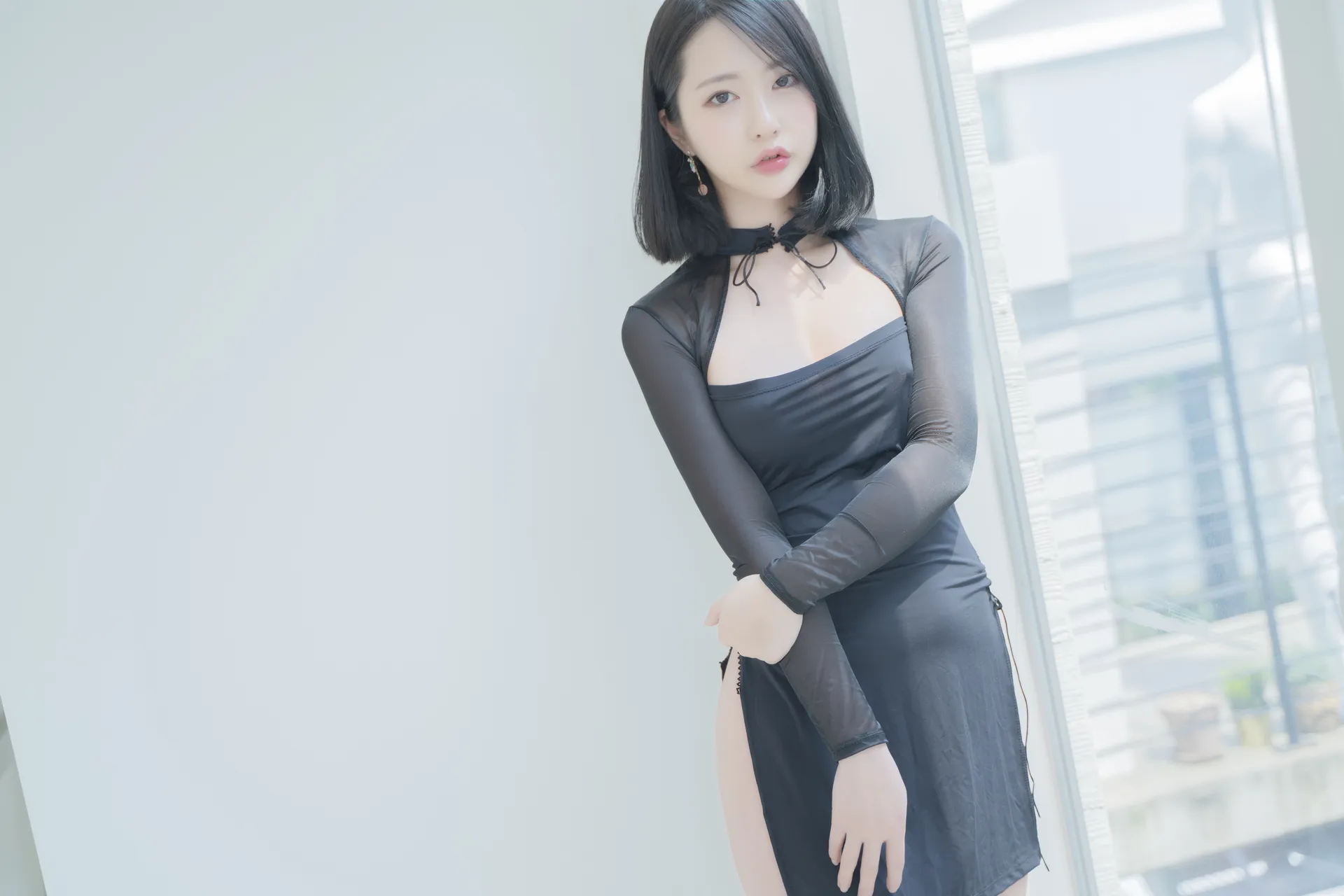ROGLE Min - Luci Vol.01 - Office Look [54P-428MB]
