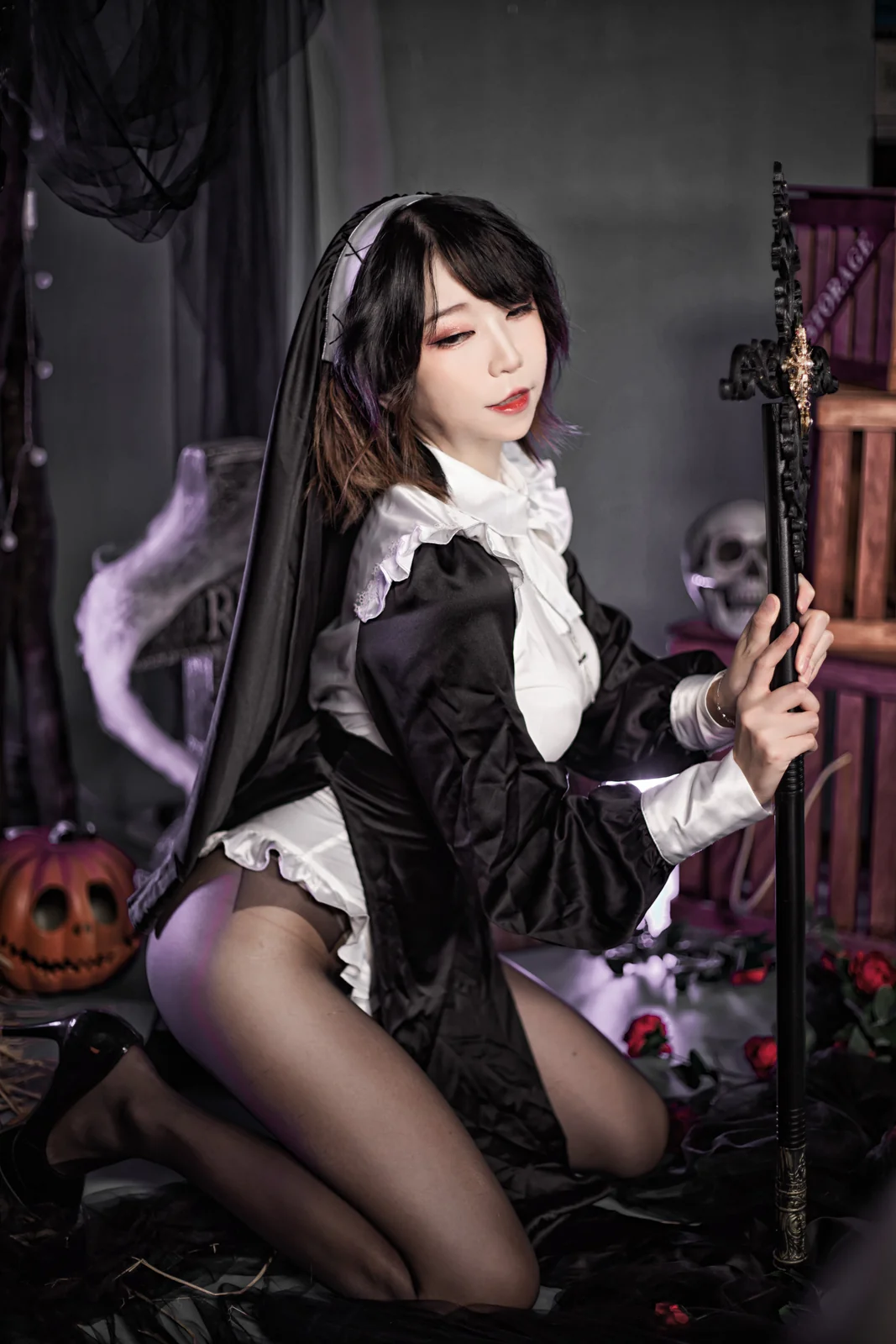 Leah梓未 - 堕落修女 [30P-339MB]