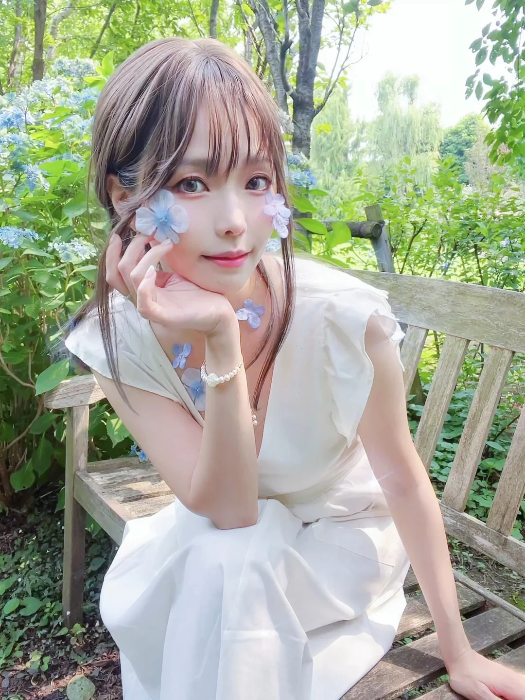 ElyEE子 - Rainy Season雨季繡球花 31P2V [32P2V-349MB]