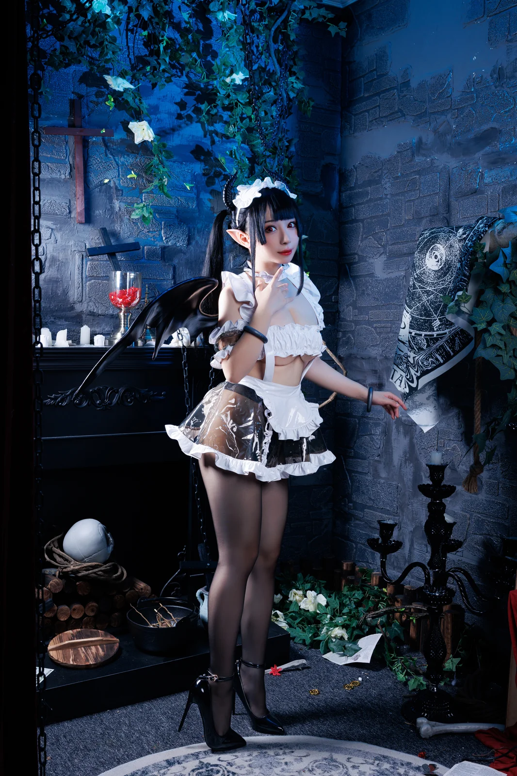 胡桃猫 – 女仆吸血姬 [100P-704MB]