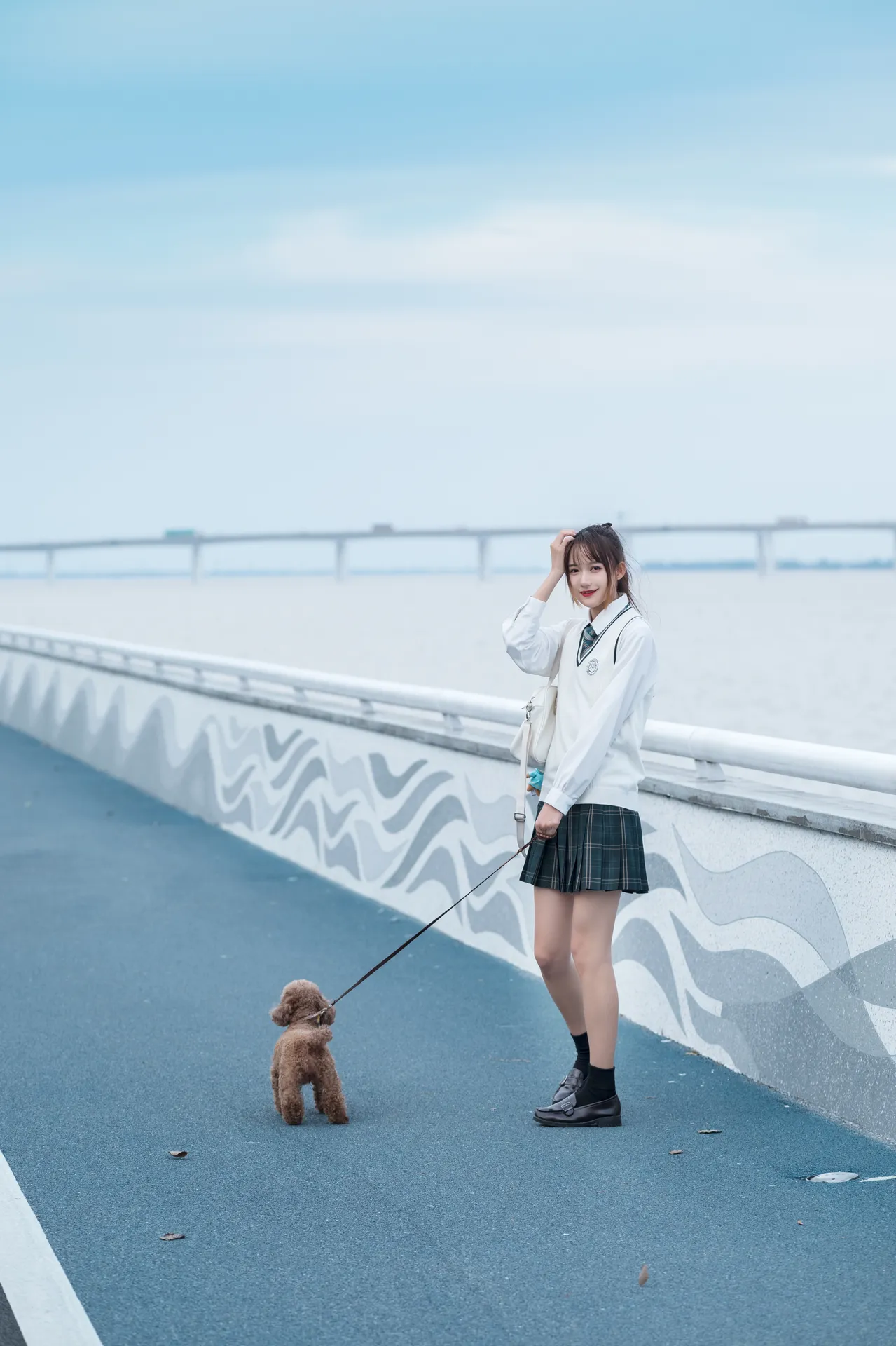 兔子Zzz不吃胡萝卜 - 青草味的河堤 [25P-173MB]