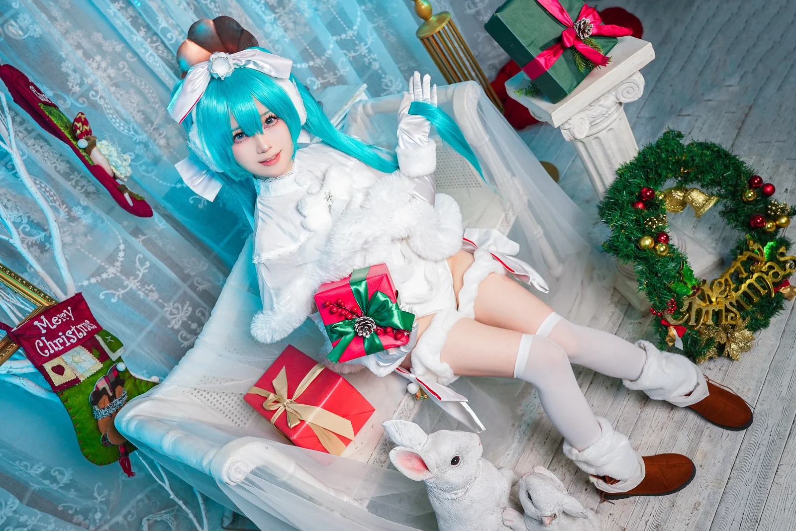 浅木珩阿珩 - 初音未来 18P [18P-327MB]