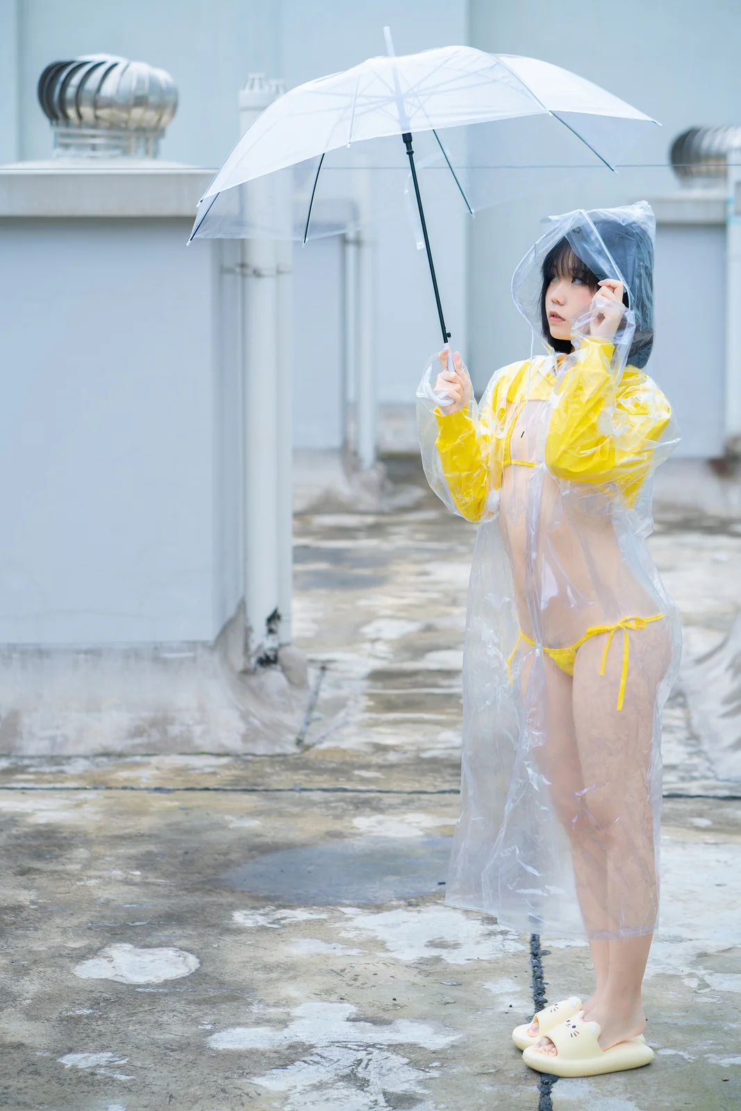 一只小栗奈 - 天台雨衣 169P1V [169P1V-752MB]