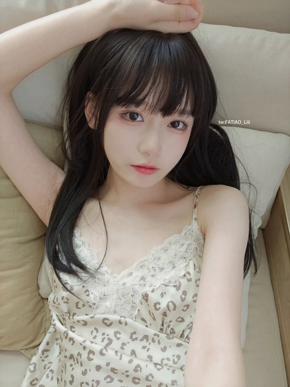 迷之呆梨(发条少女) - 自撮り写真 パジャマのお姉さん [100P4V-1.24GB]