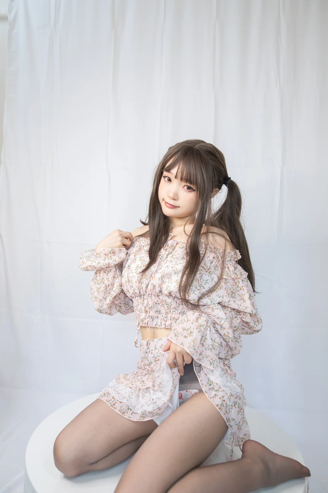神沢永莉 - 灰丝花裙子 [26P-239MB]