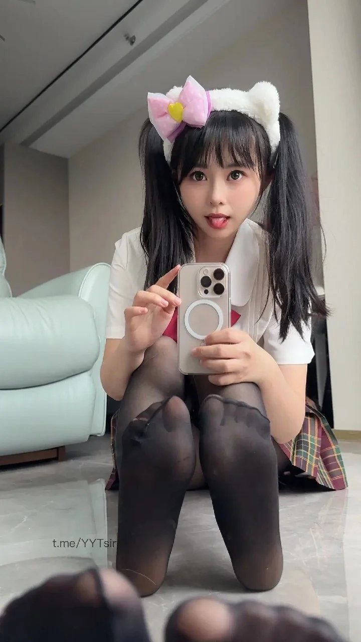 欣老板 - 铁粉空间 35P6V [35P6V-147MB]
