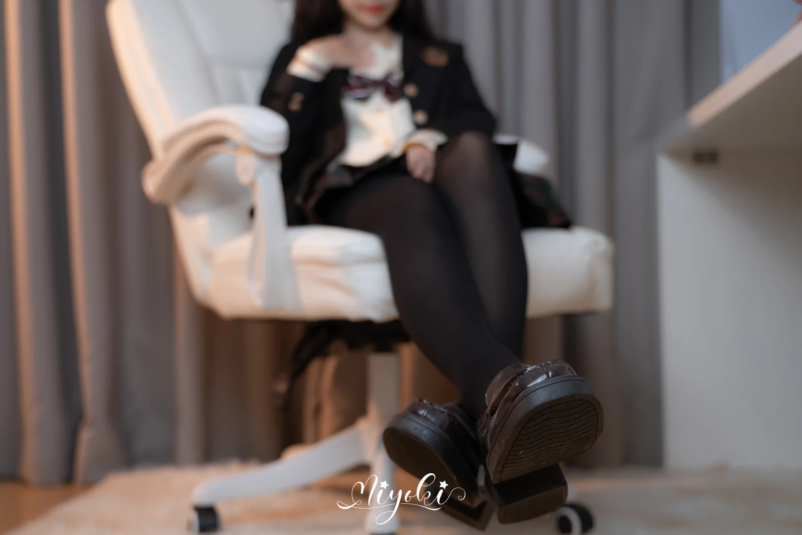 铃木美咲 - 现役JK的美脚连裤袜 32P [32P-154MB]