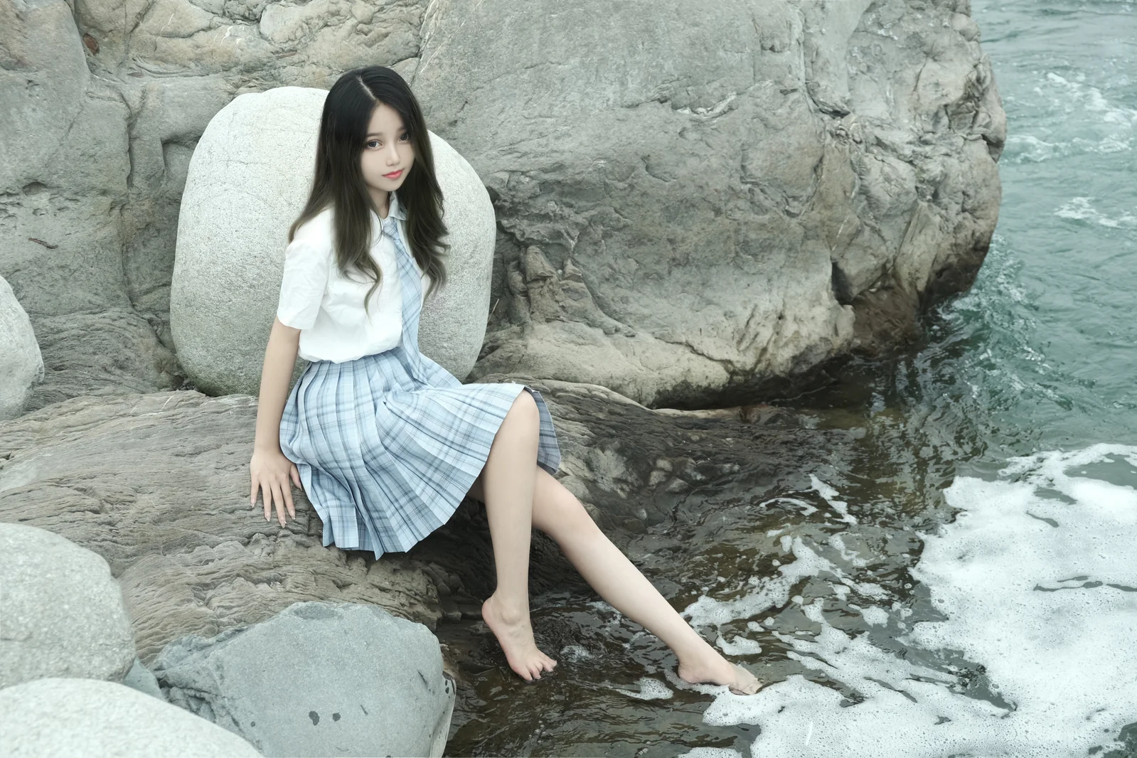 eloise软软 - 河边JK [58P-449MB]