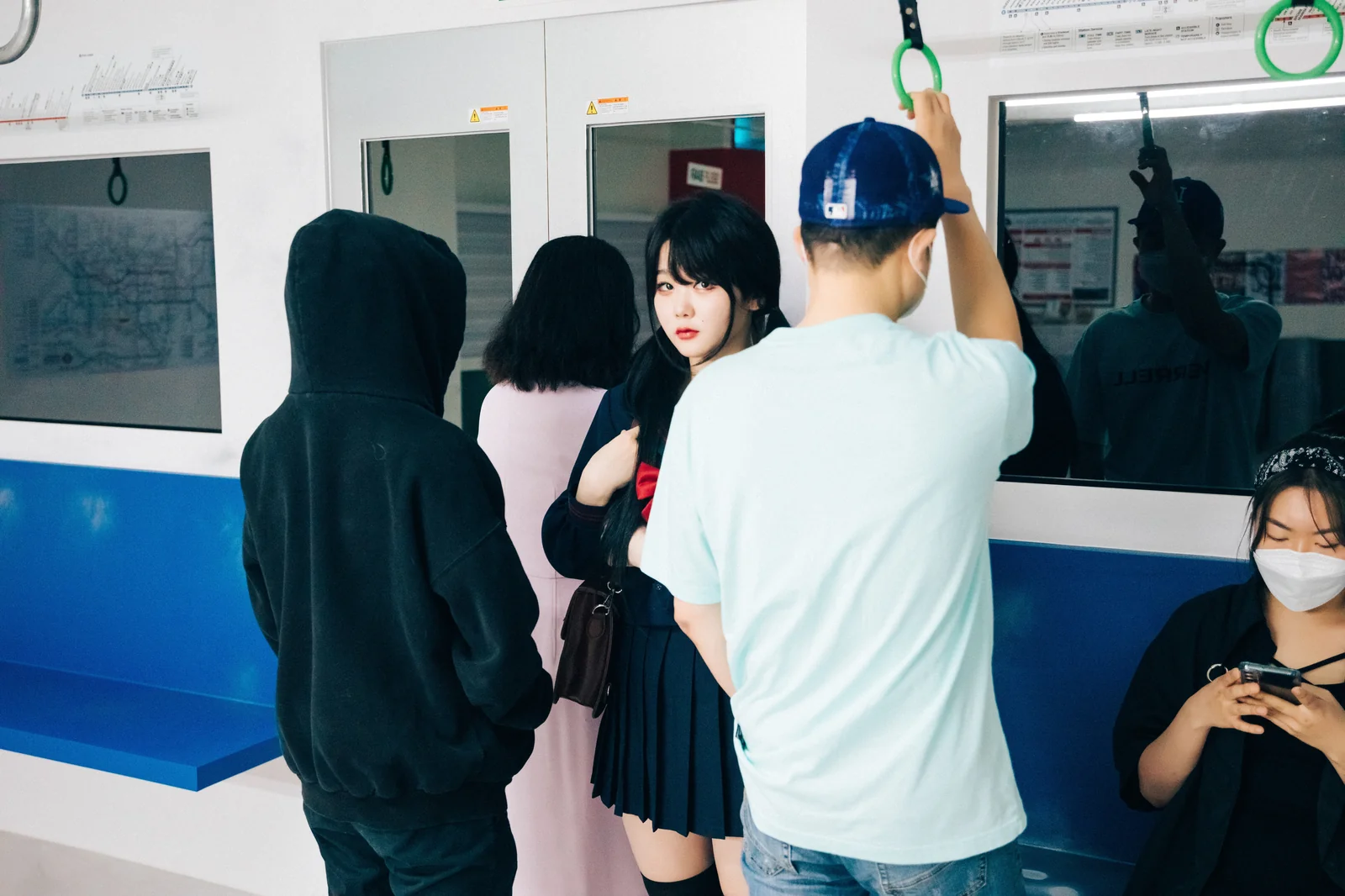 Loozy – Zia – Subway + Full.Ver [102P7V-1.34GB]