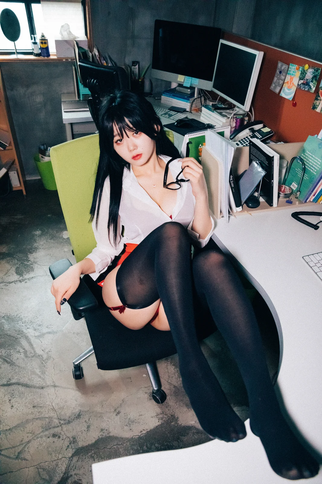 Loozy - Zia - Office slave + S version [22P-290MB]