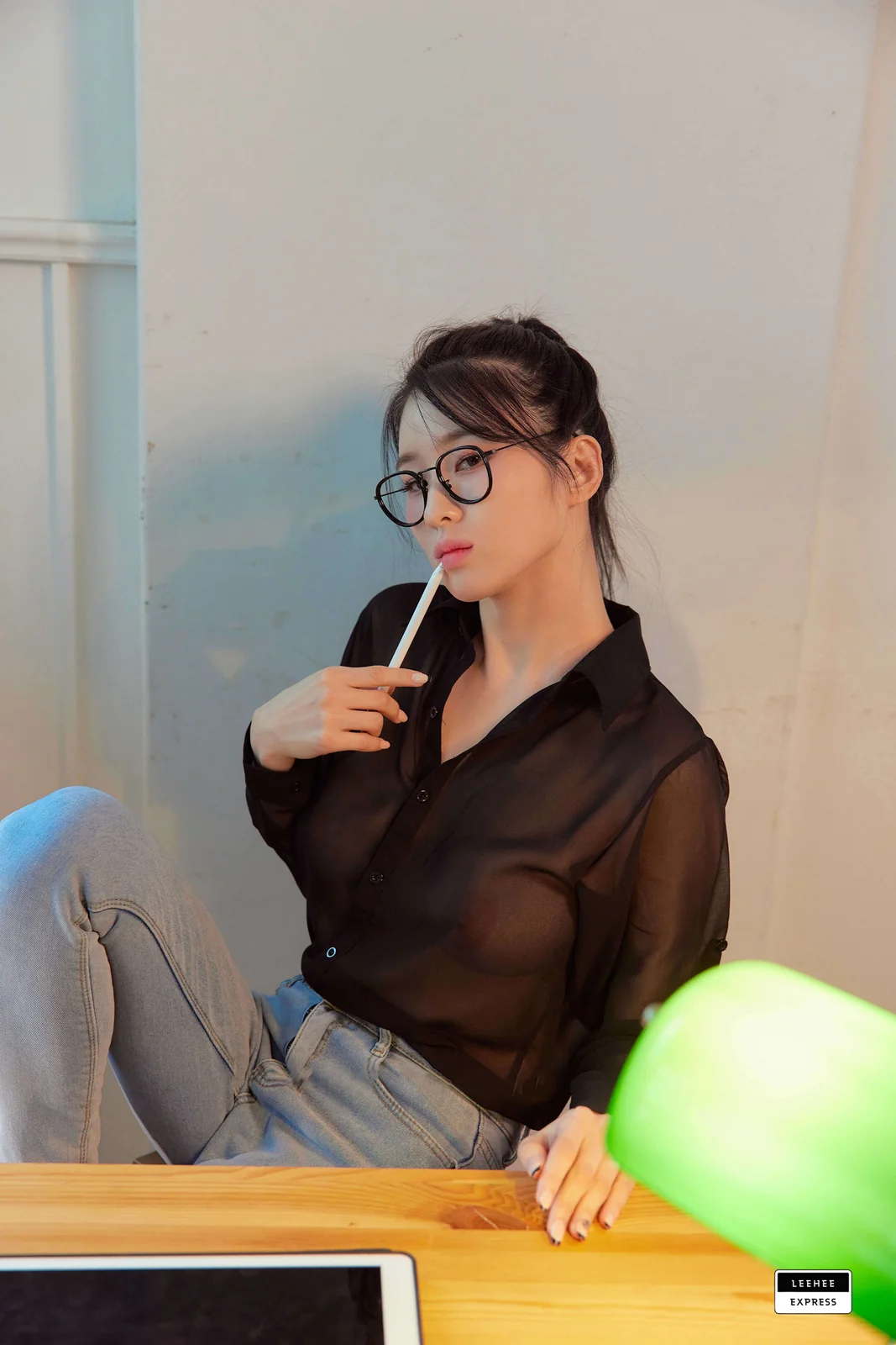 LEEHEE EXPRESS - LEHC – 068A Woo [66P-402MB]