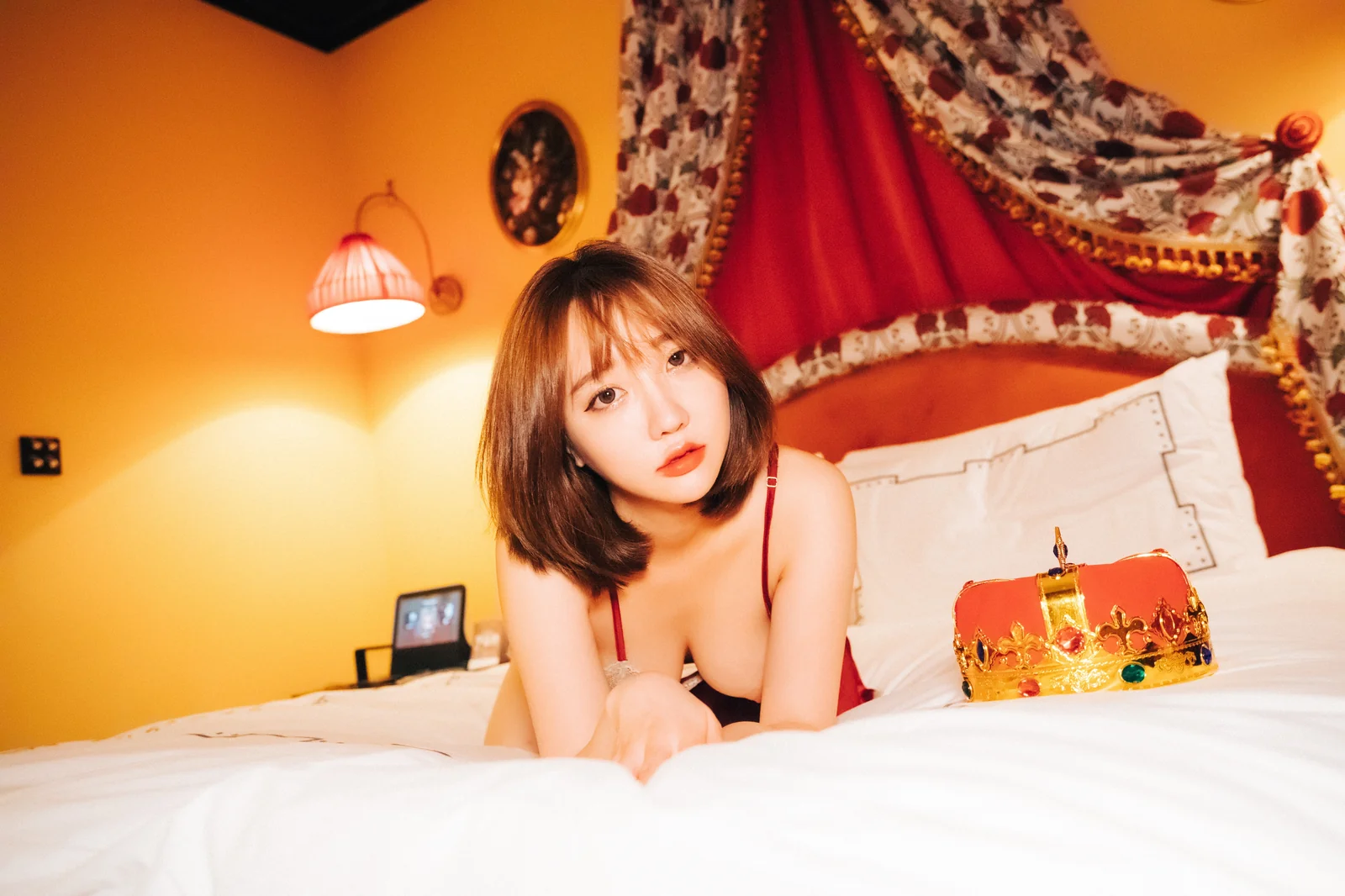 Loozy - Ye Eun - Halloqueen + S.Ver [96P-1005MB]