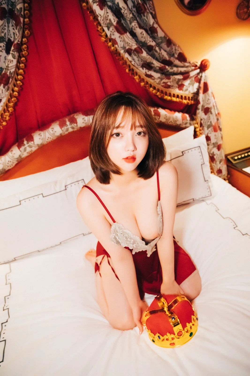 Loozy - Ye Eun - Halloqueen + S.Ver [96P-1005MB]