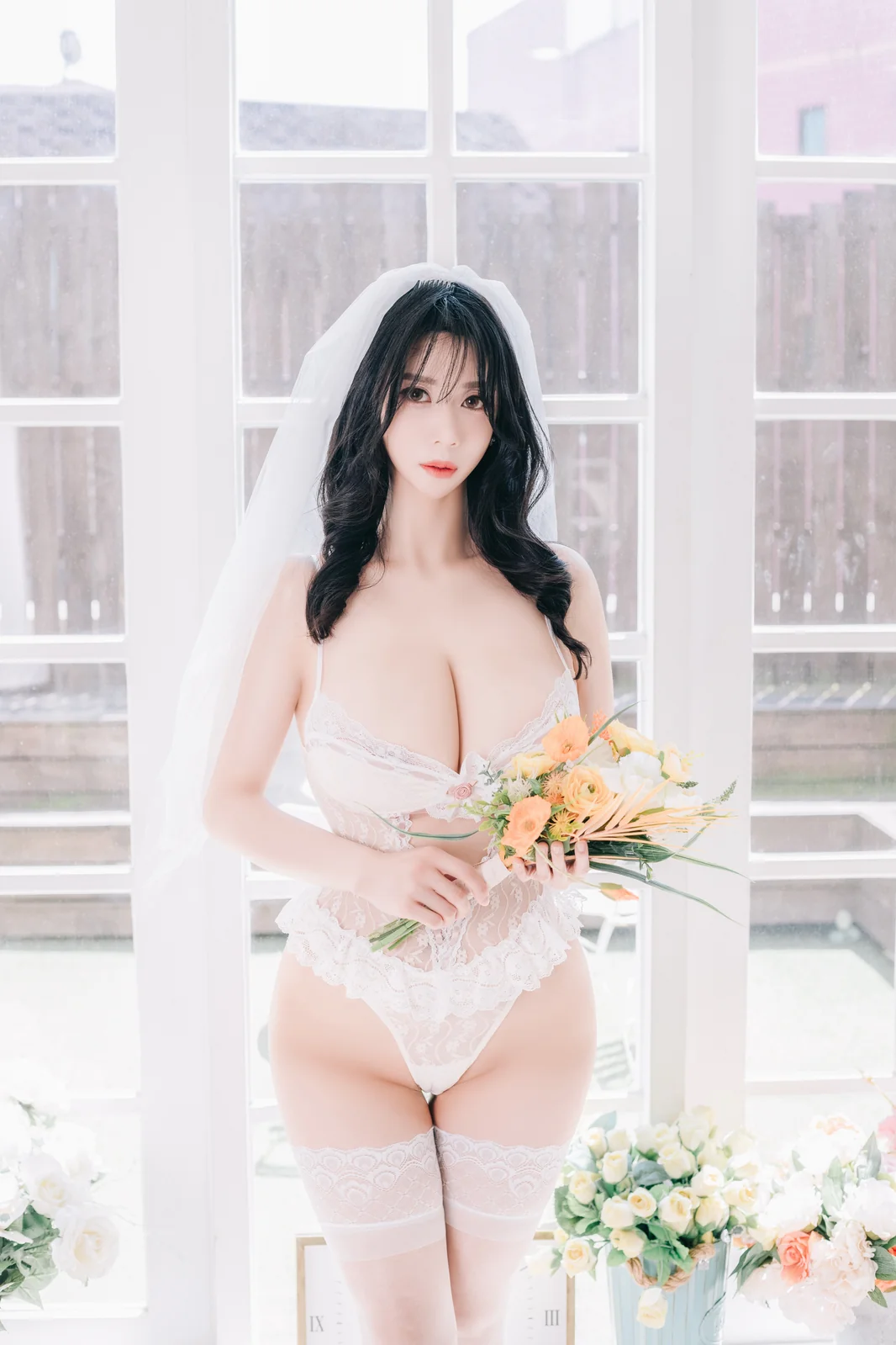 Paranhosu – Sia – Special Photobook Vol.2 [77P-413MB]