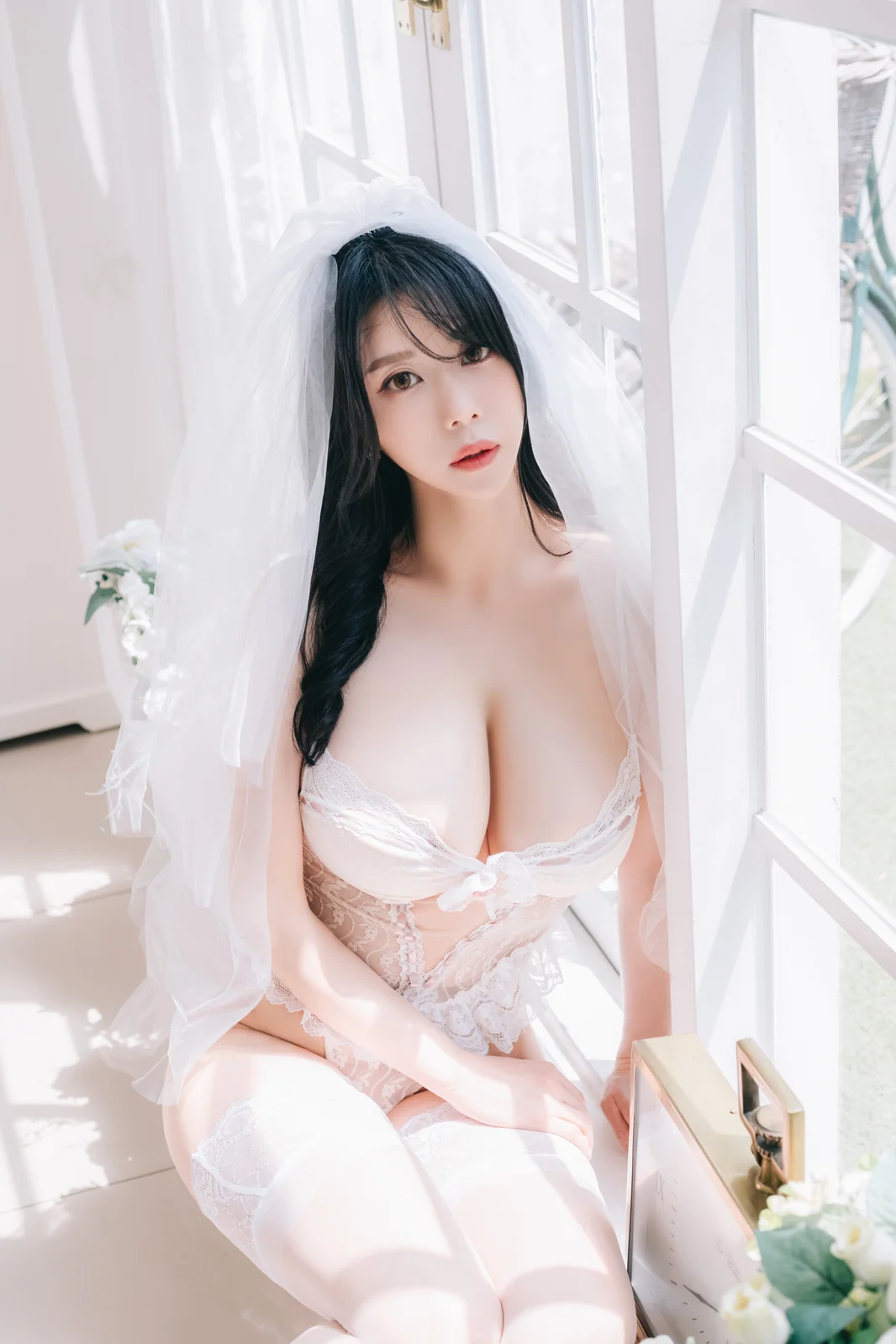 Paranhosu - Sia - Special Photobook Vol.2 [77P-413MB]