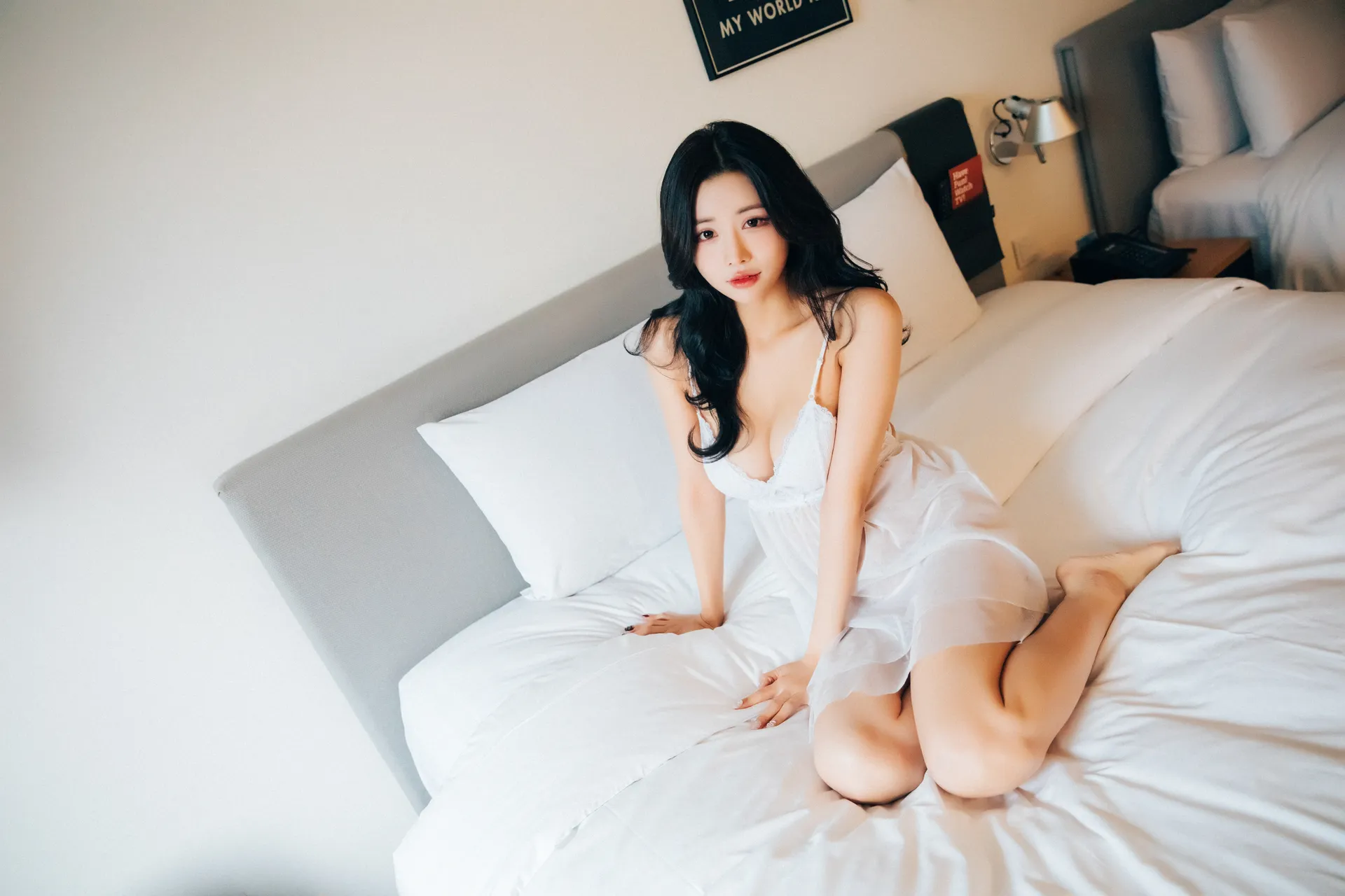 LOOZY - YeonYu - Take Off a Sticker [157P-1.95GB]