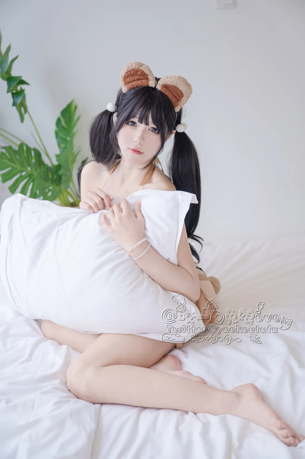 咬一口兔娘(黏黏团子兔) - 小熊睡衣 [60P-721MB]