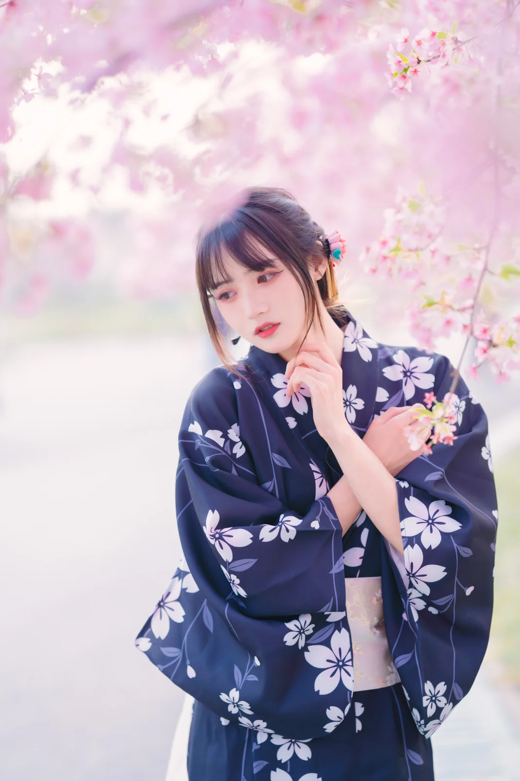 兔子Zzz不吃胡萝卜 - 樱花烂漫时 [25P-256MB]