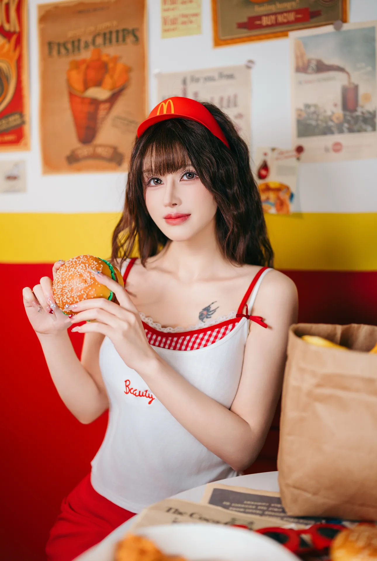 鹿八岁baby – 麦门打工日记 [17P-144MB]