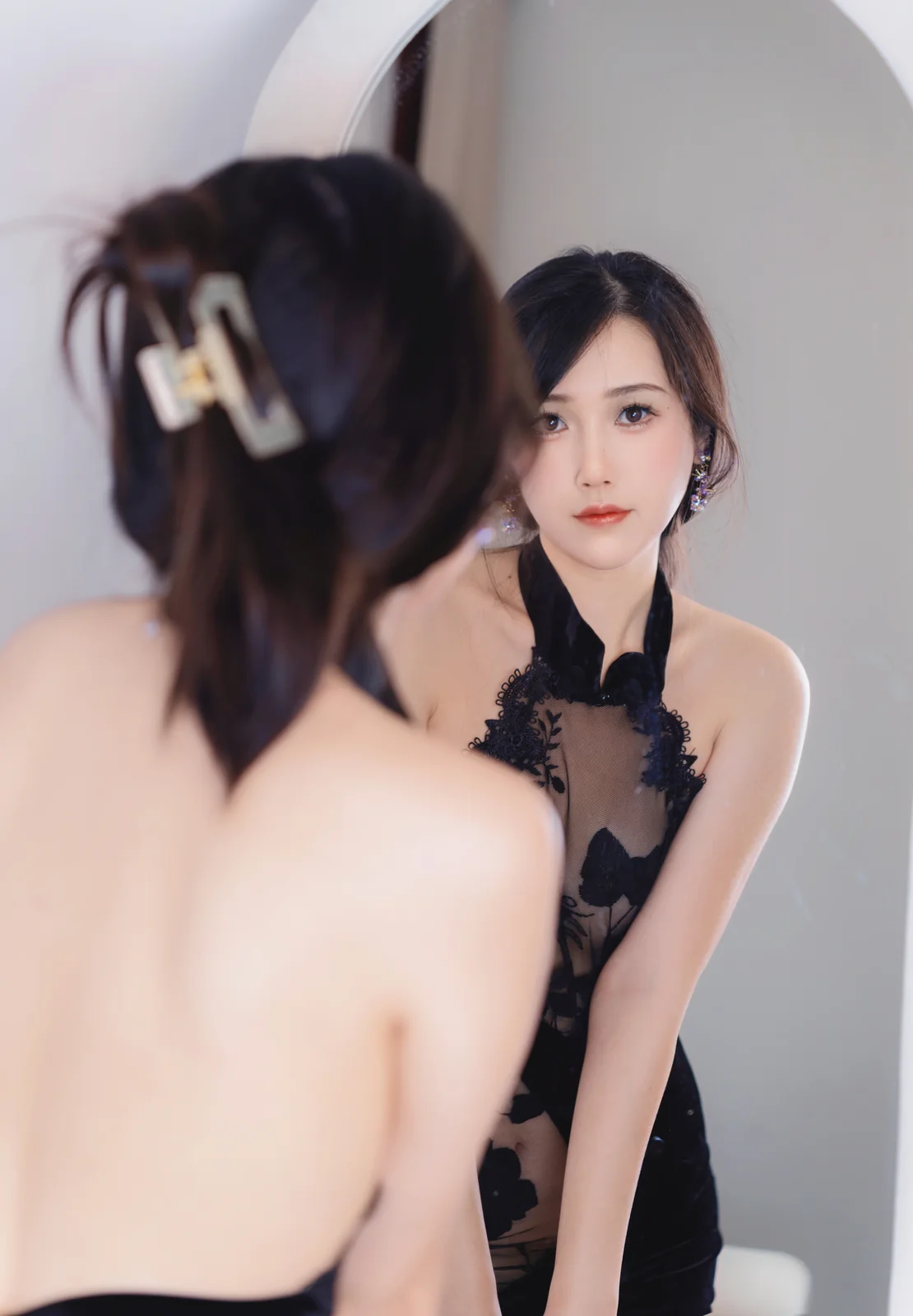 不呆猫 – 黑旗袍过膝袜御姐 42P [43P-325MB]