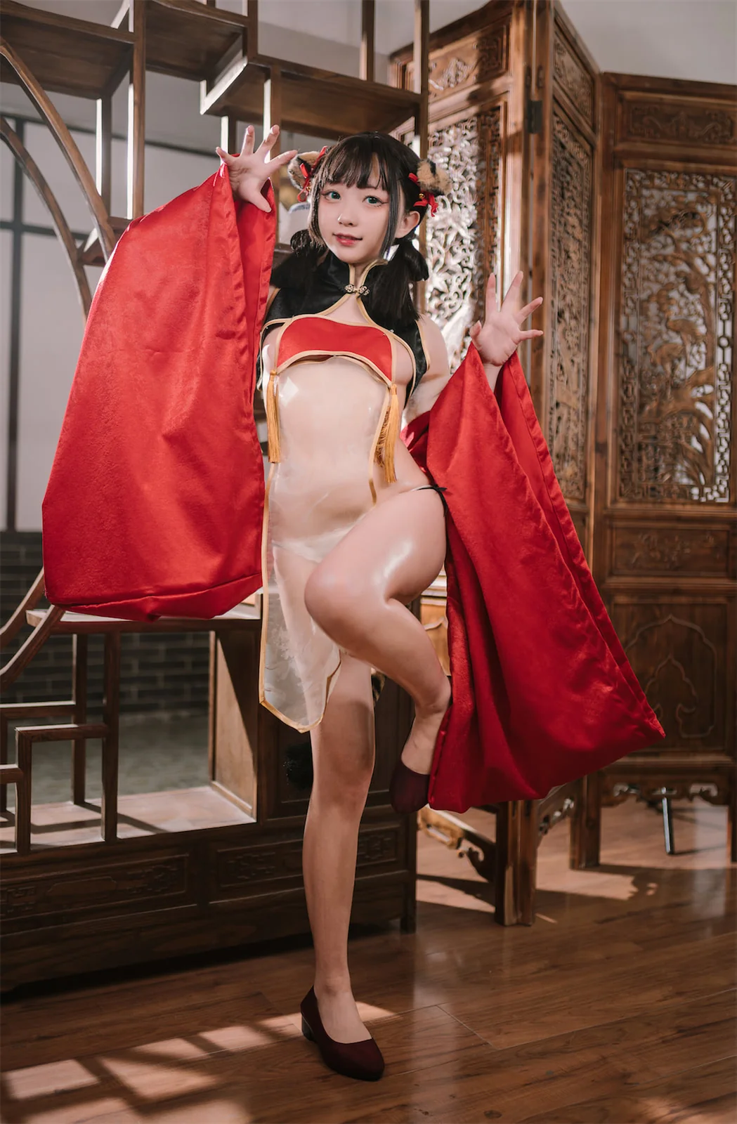 花铃 – 虎团团 [84P-718MB]
