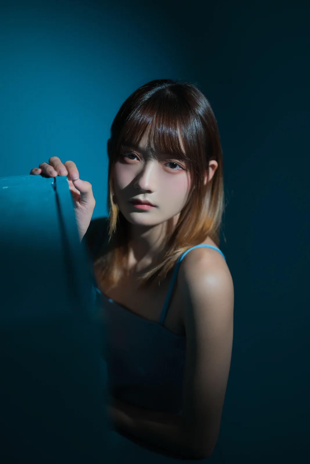 兔子Zzz不吃胡萝卜 - 抑郁的蓝房间 [26P-155MB]