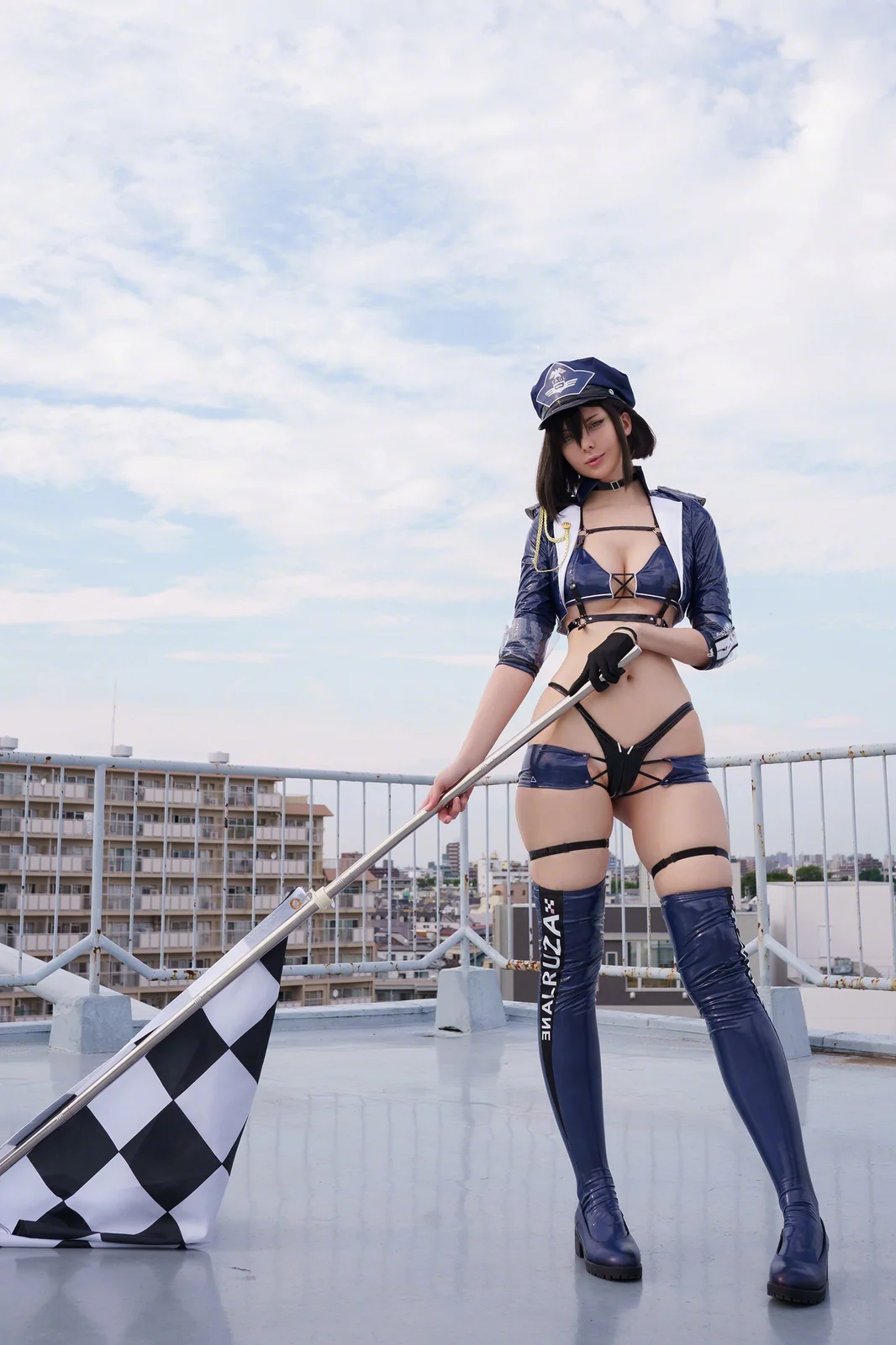 Vinnegal – Baltimore Finish Line Flagbearer [44P-38MB]
