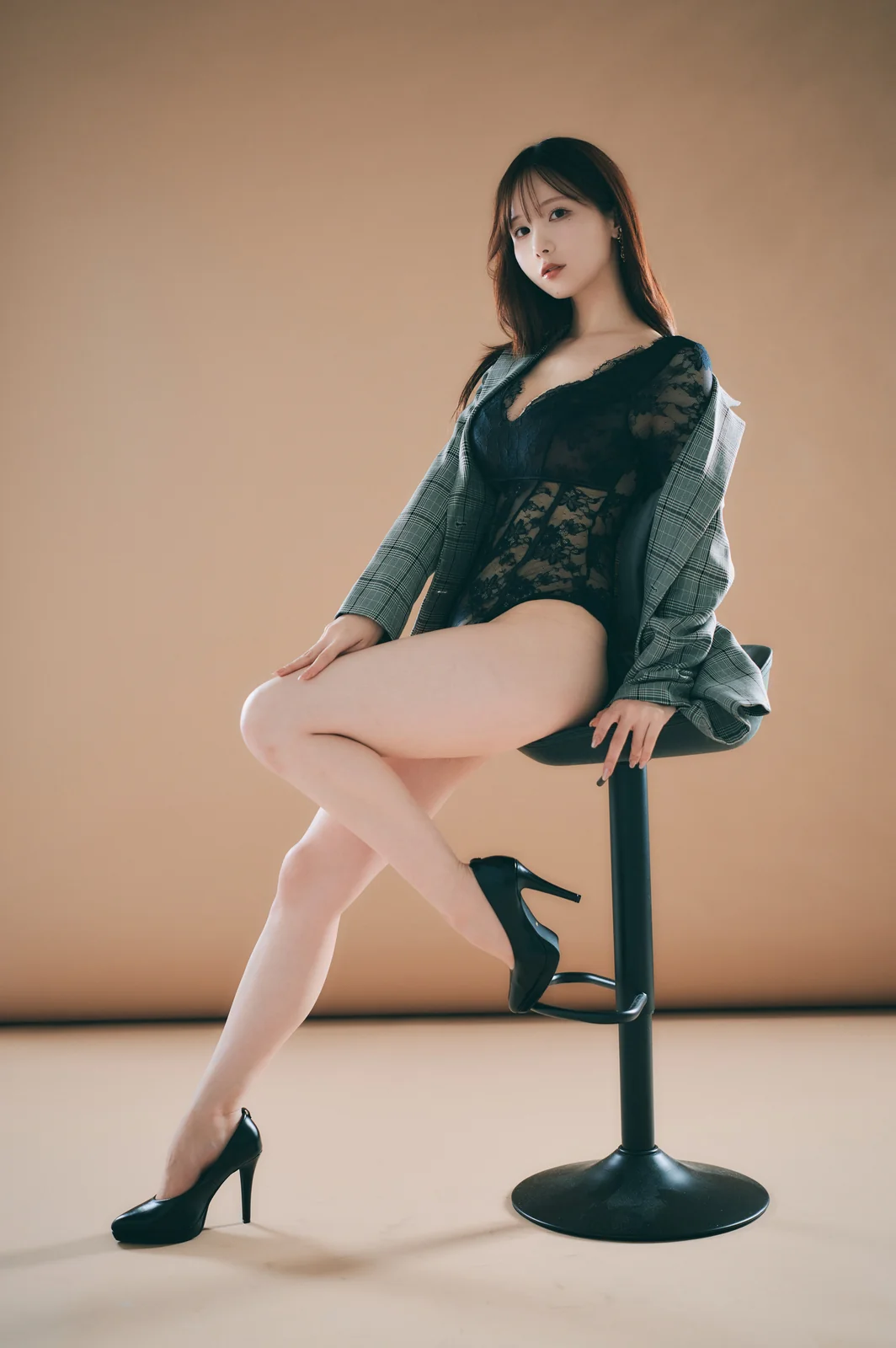 KenKen けん研 – BLACK LADY [53P-345MB]