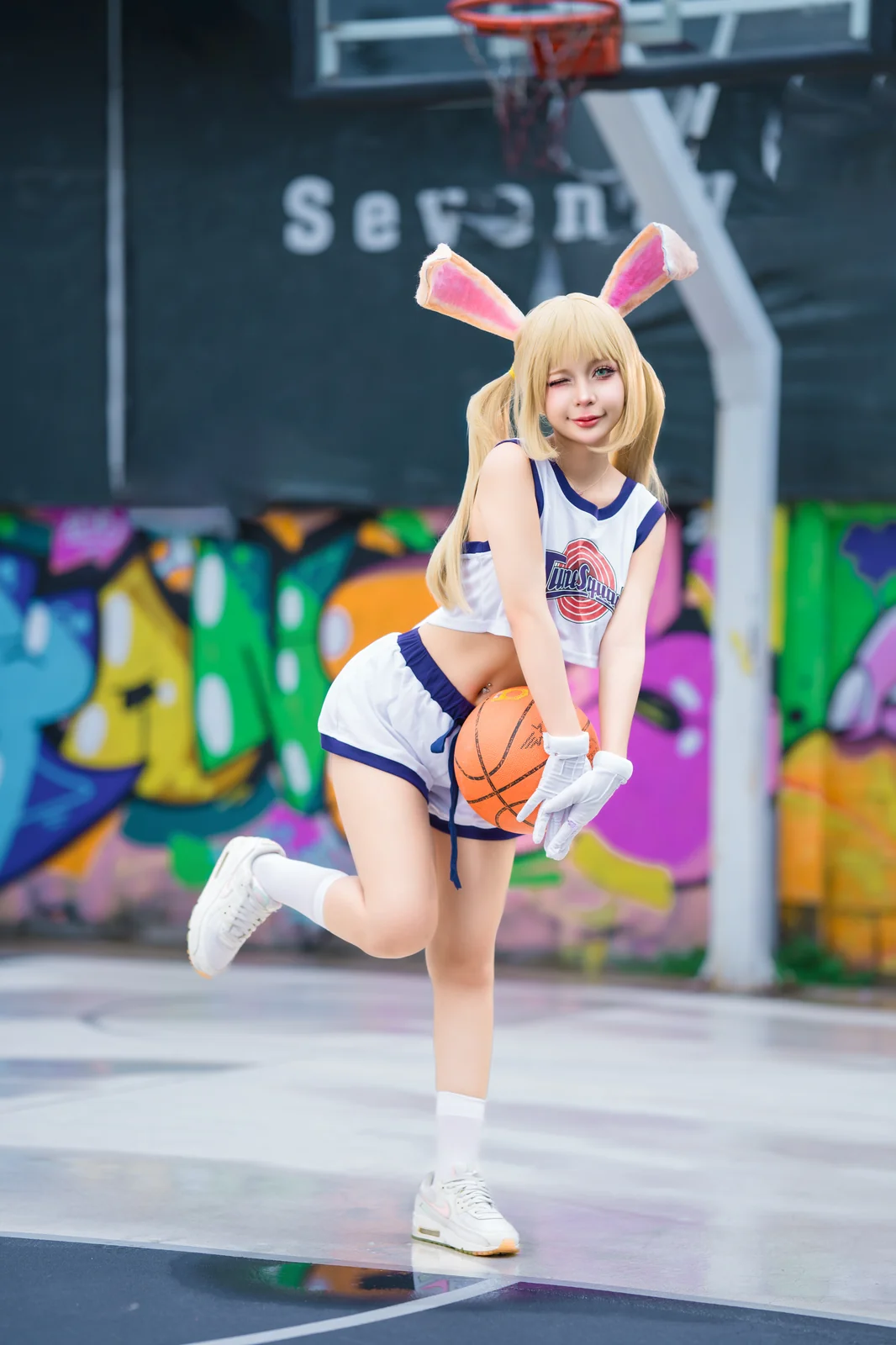 Umeko J - Lola Bunny [53P7V-1.34GB]