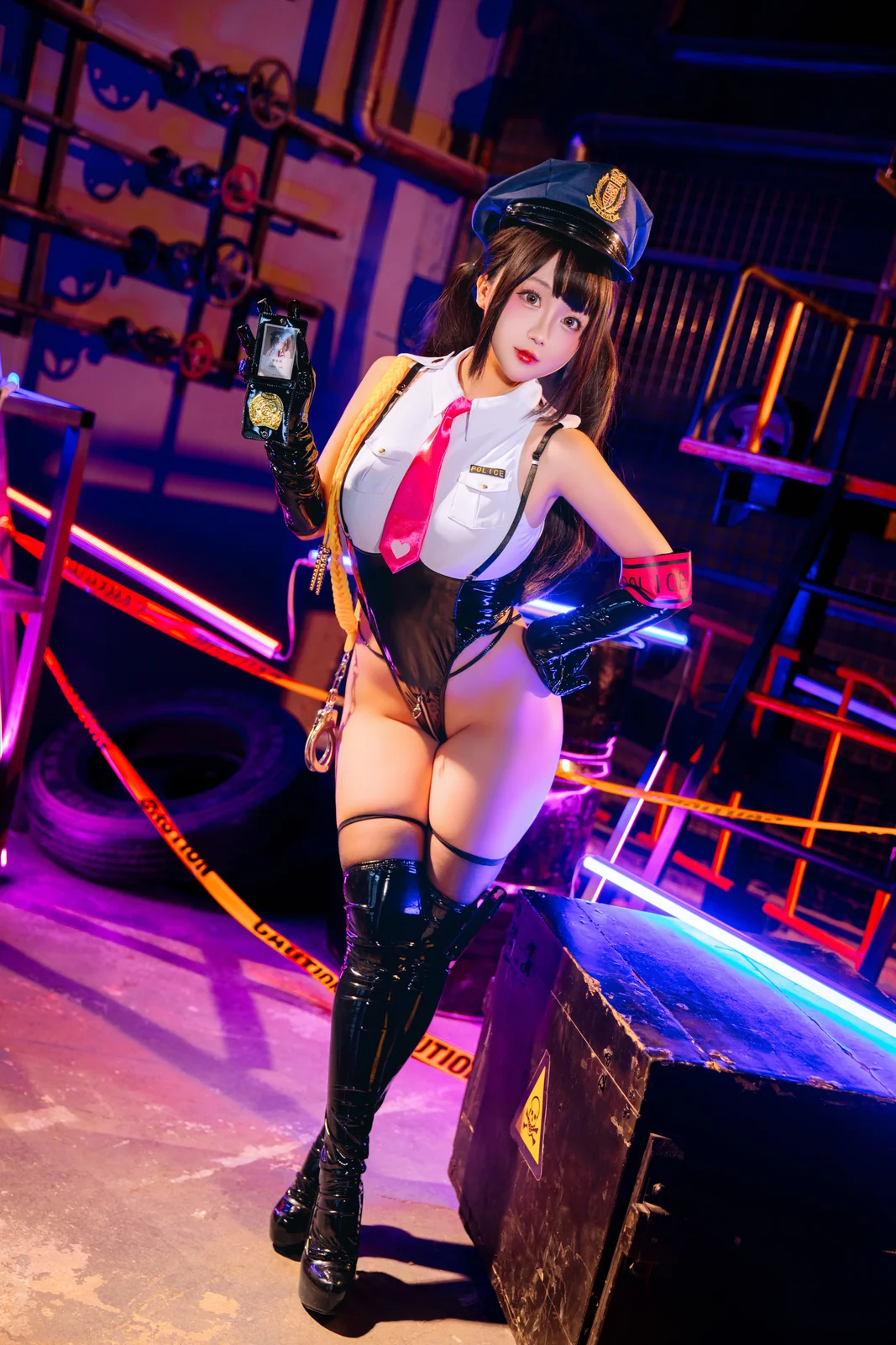 日奈娇 - 实习女警 173P2V [174P2V-2.16GB]