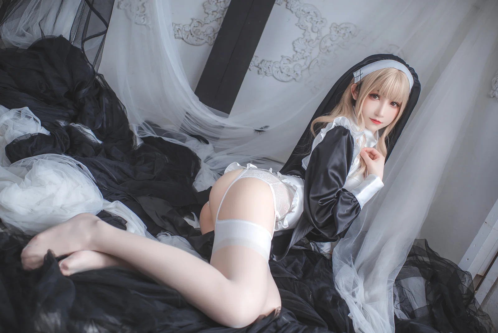 衣衣 - 修女 59P3V [59P3V-266MB]