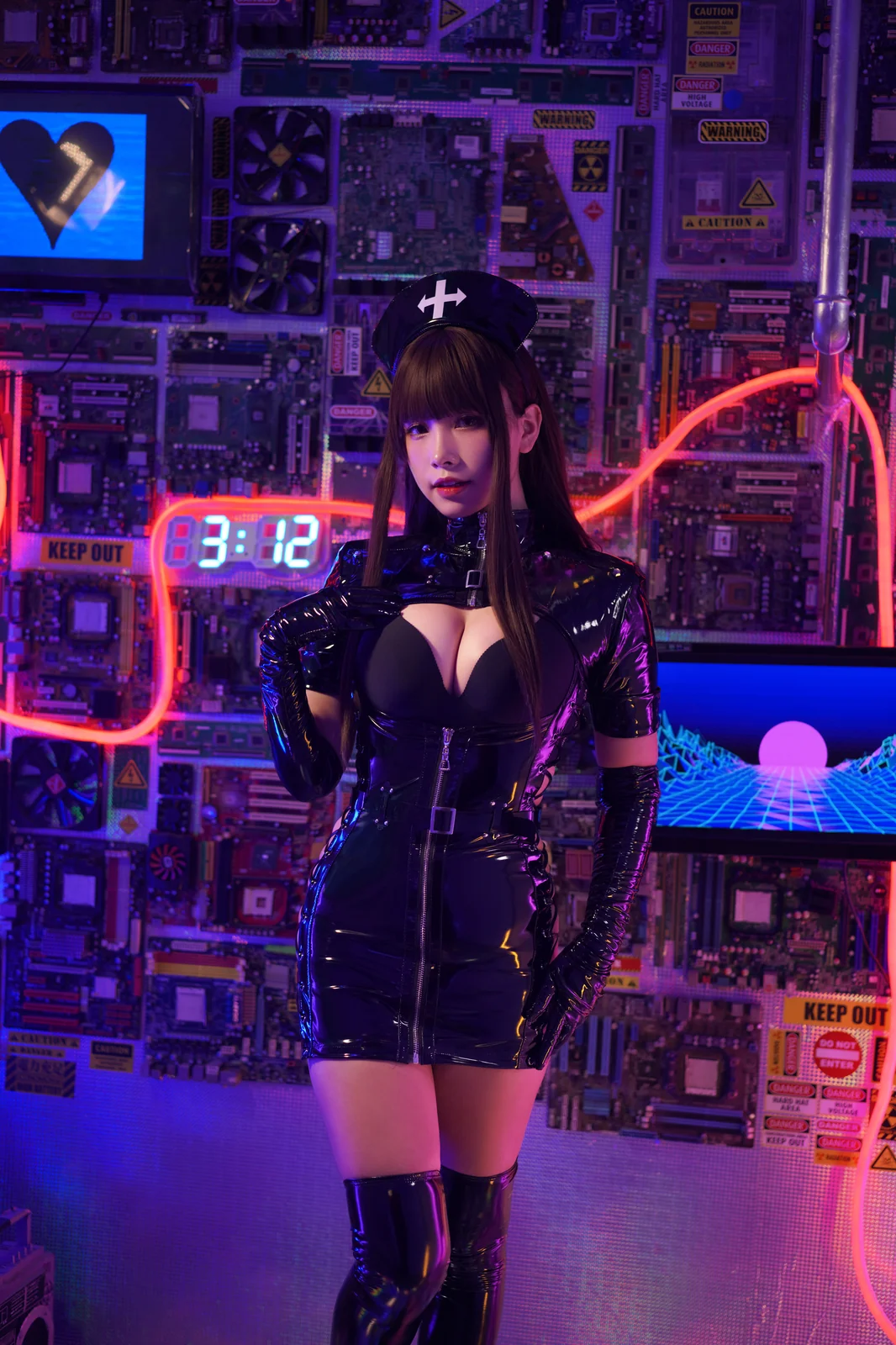Neko薇薇 – 暗黑护士 54P5V [55P5V-338MB]