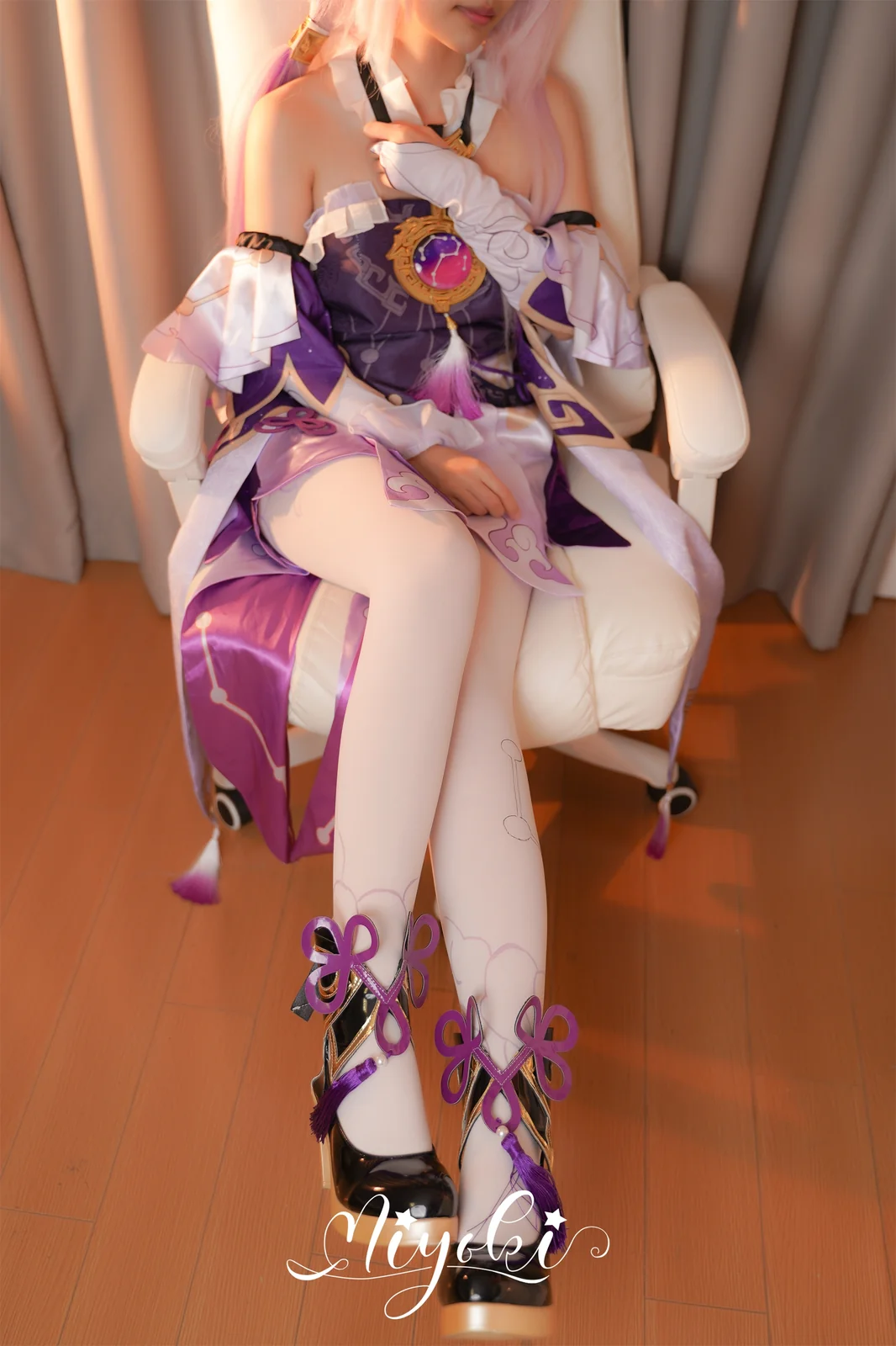 铃木美咲 – 美脚的赐福(符玄編) 20P1V [21P1V-404MB]
