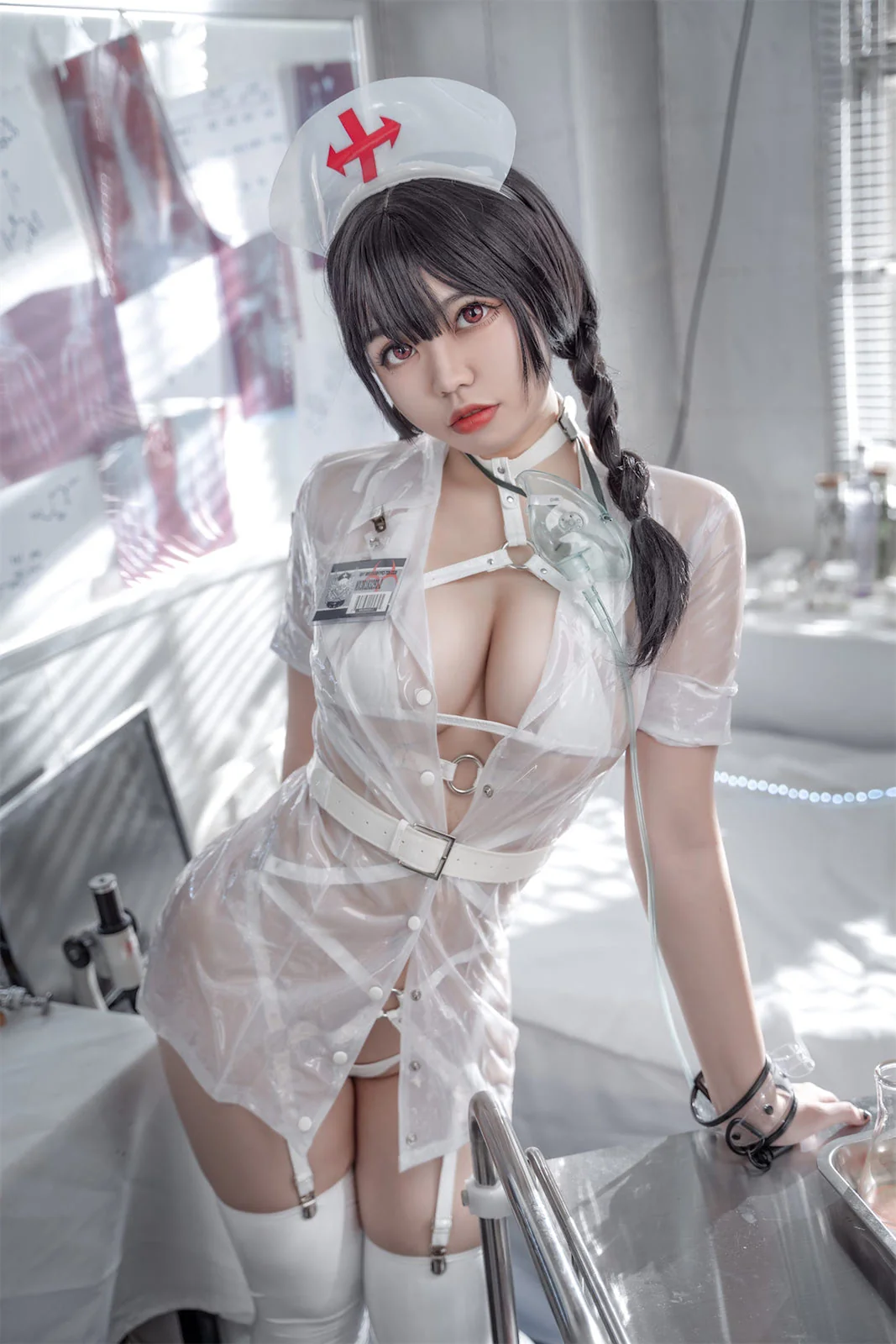 啊日日_Ganlory - 未来白色护士 [52P-149MB]