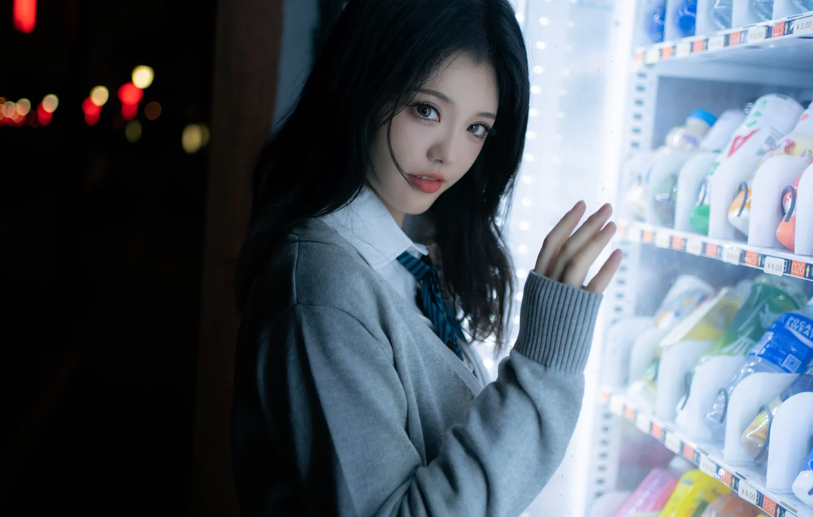 桃良阿宅 - 外出JK 43P [44P-258MB]