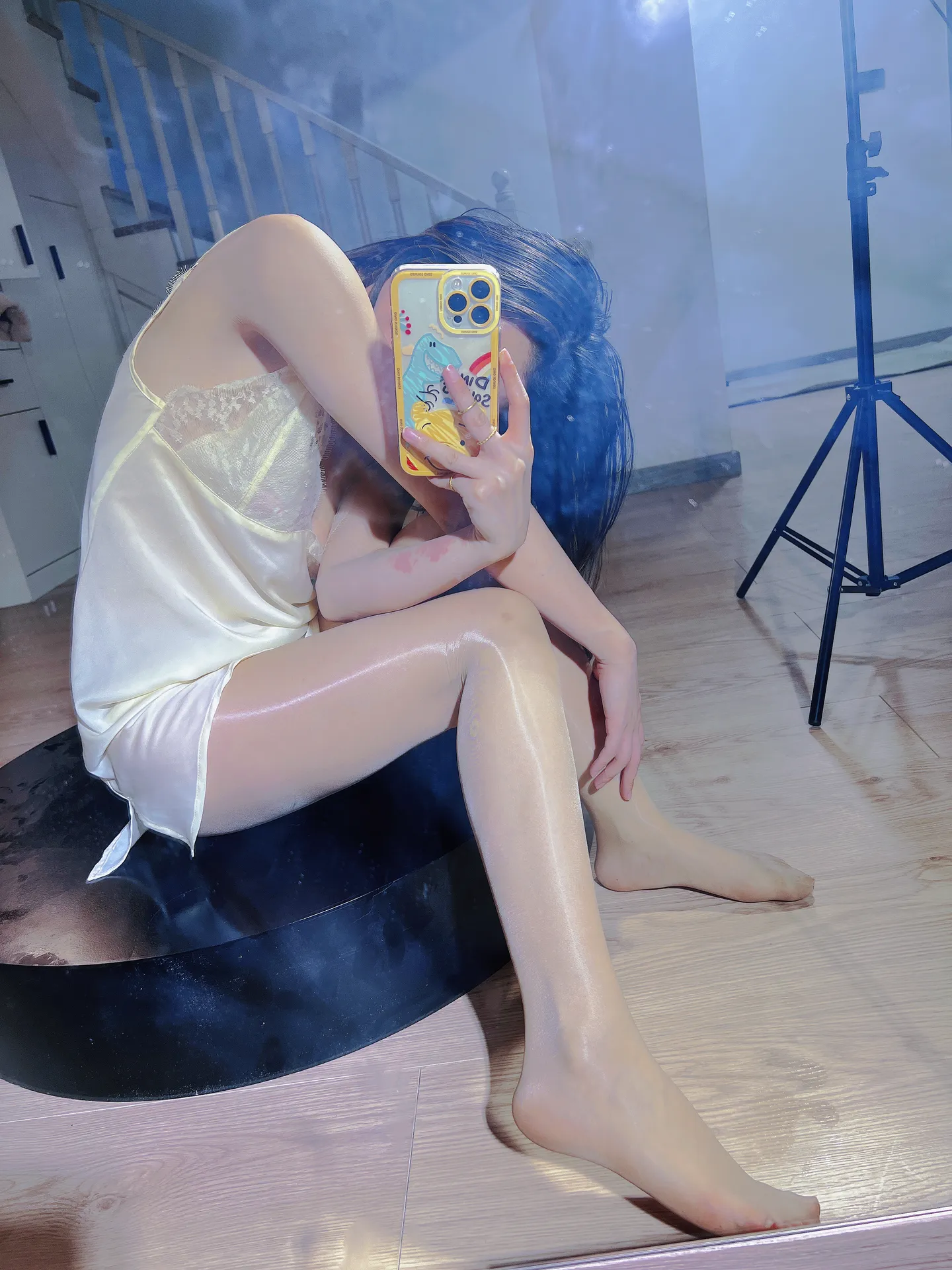 一只霸王兽 - 土豪私拍绝美女神丝袜 [210P-1.37GB]