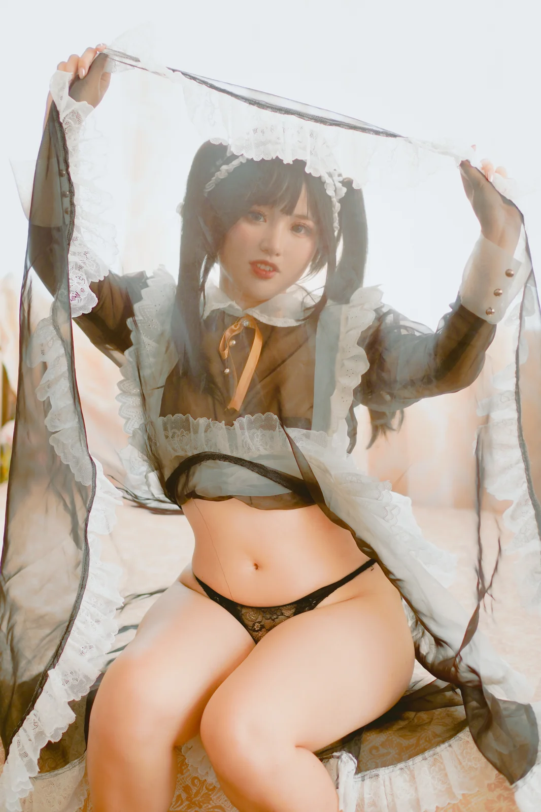 Chono Black - Transparent Maid [16P-109MB]