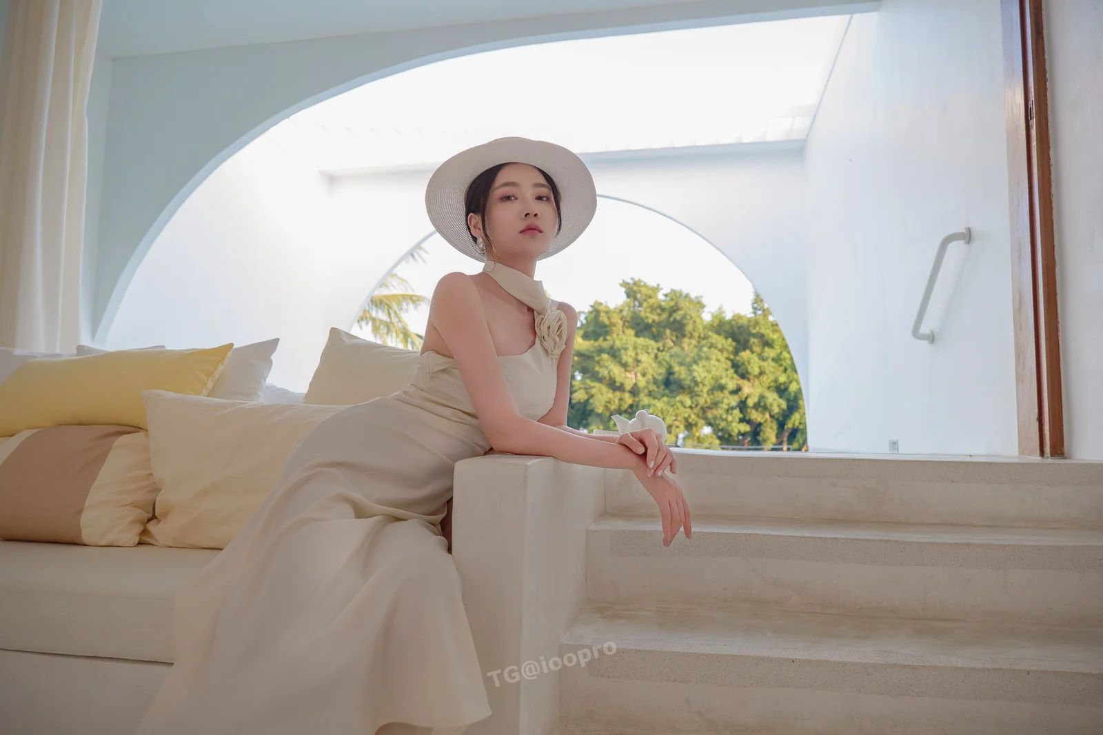 年年 - 情迷法兰西 81P [81P-328MB]