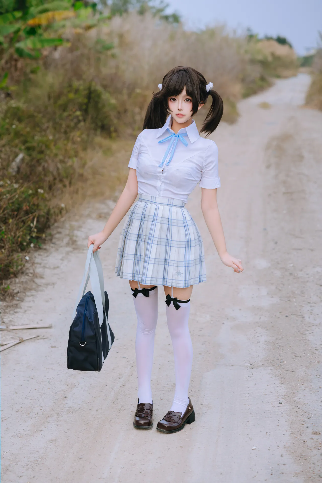 日奈娇 – 女高 [195P5V-1.91GB]