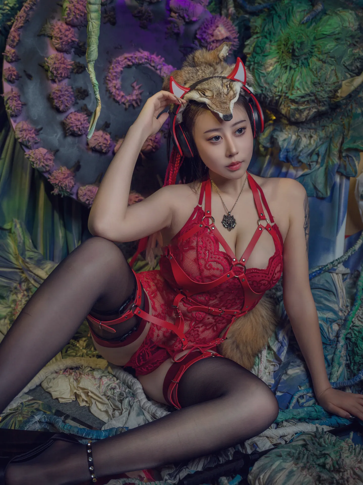 奈汐酱nice - 猎狼女 [47P1V-1.21GB]