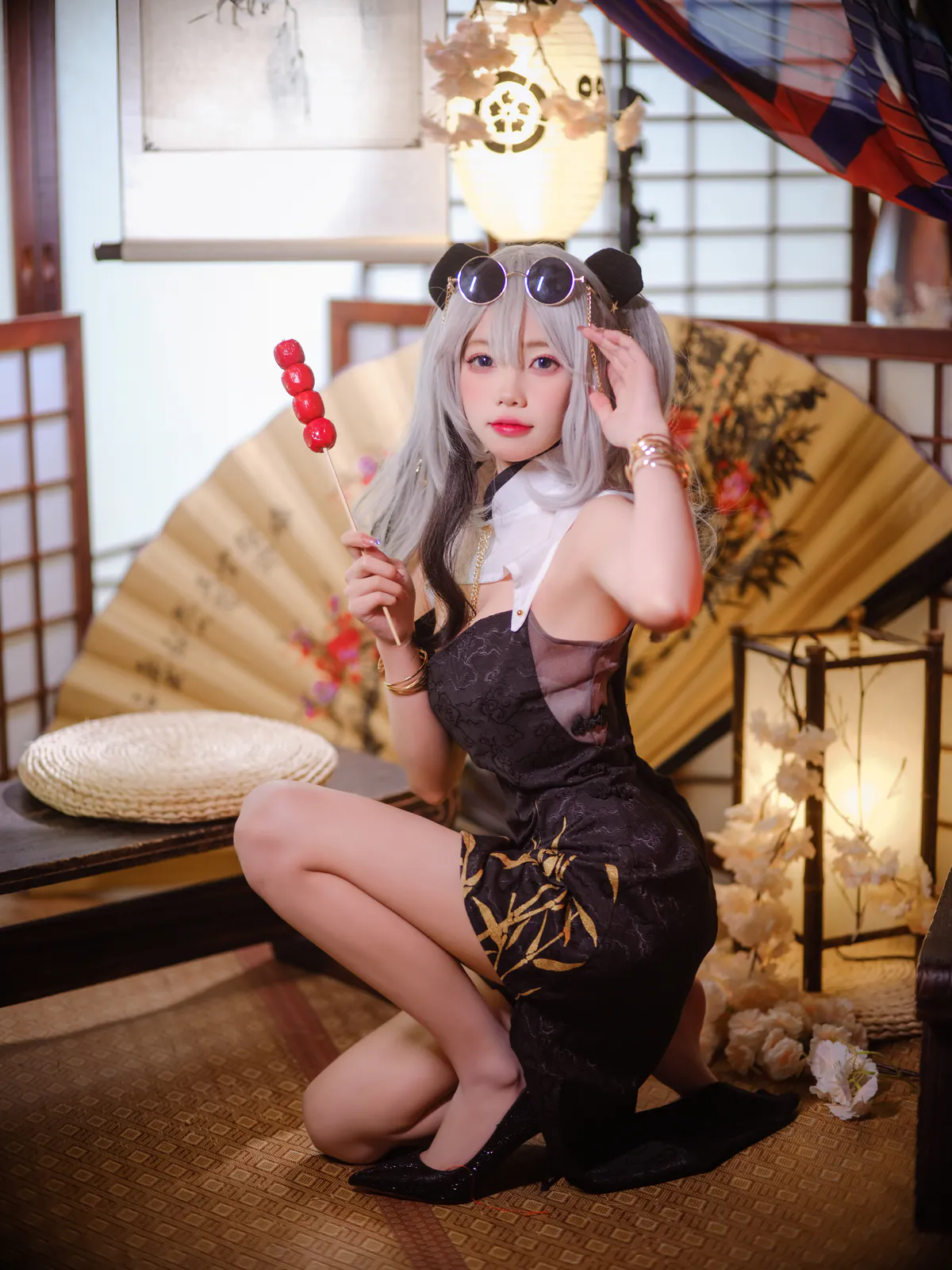 Yiko湿润兔 - 食铁兽 [12P-69MB]