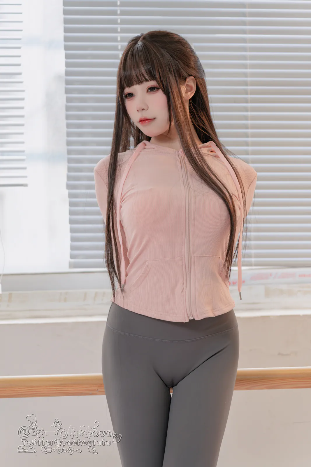 Yiko湿润兔 - 瑜伽私教课 [60P1V-1.05GB]