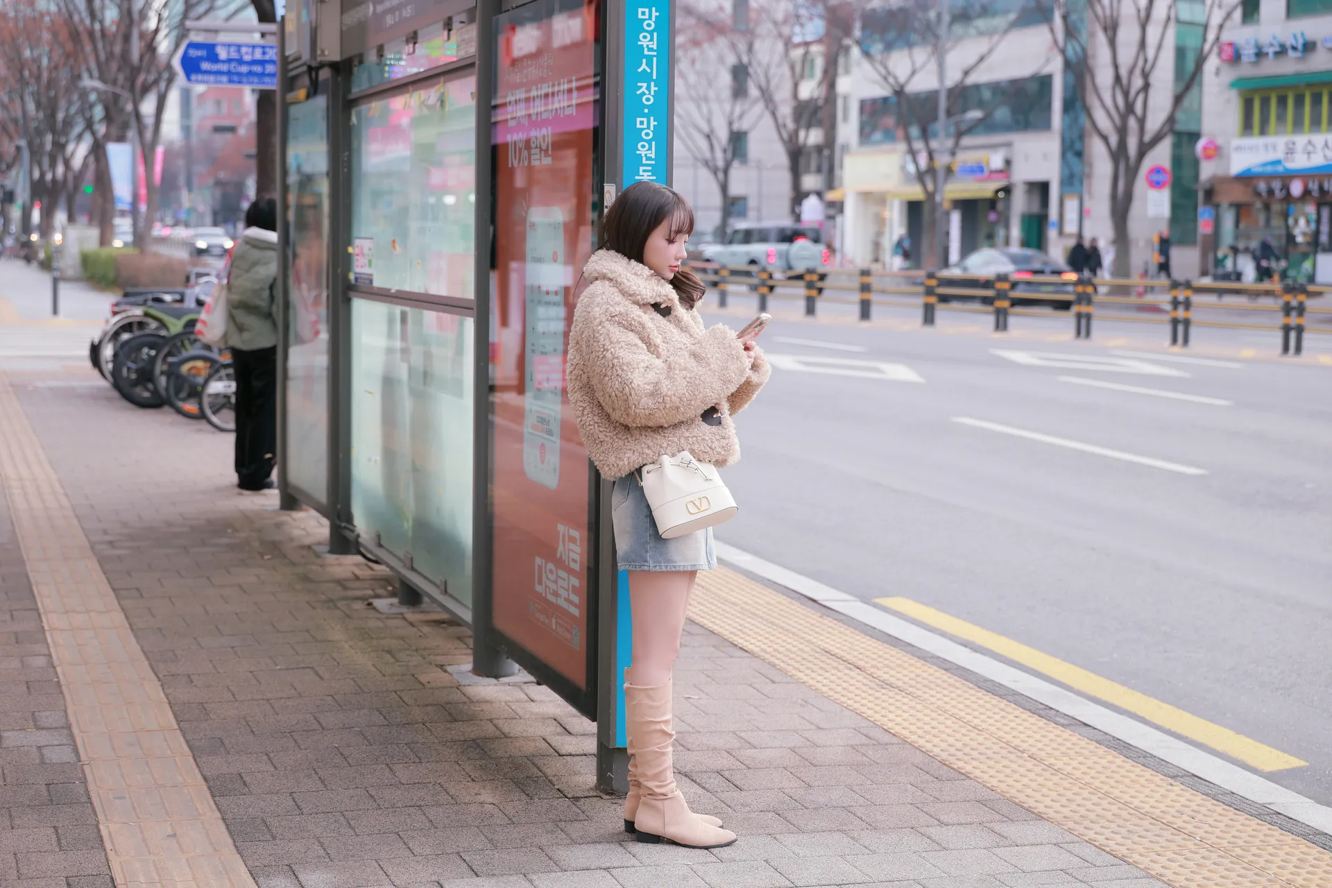 Son Ye Eun(孫樂樂) – 2025 X-Mas Offline [123P1V-2.98GB]