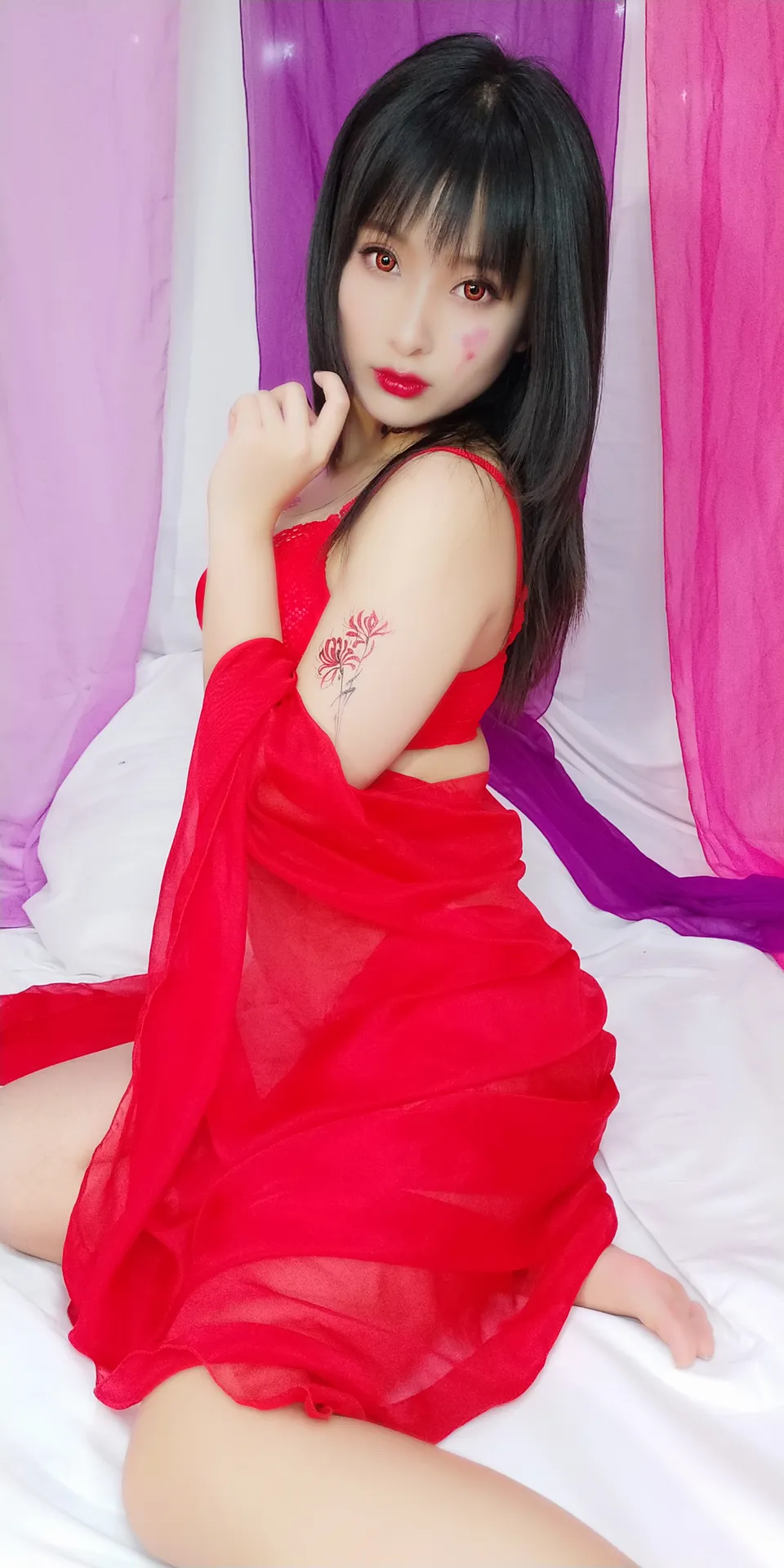 洛璃 LoLiSAMA - 红女妖 [93P7V-695MB]